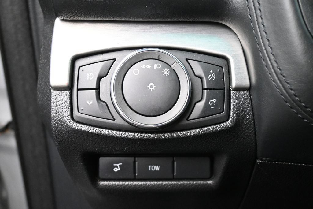 Used 2017 Ford Explorer Platinum AWD/4WD image 18