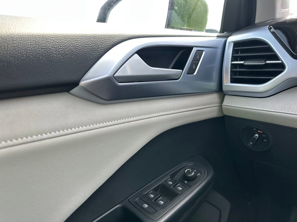 New 2026 Volkswagen Taos SE AWD/4WD image 20
