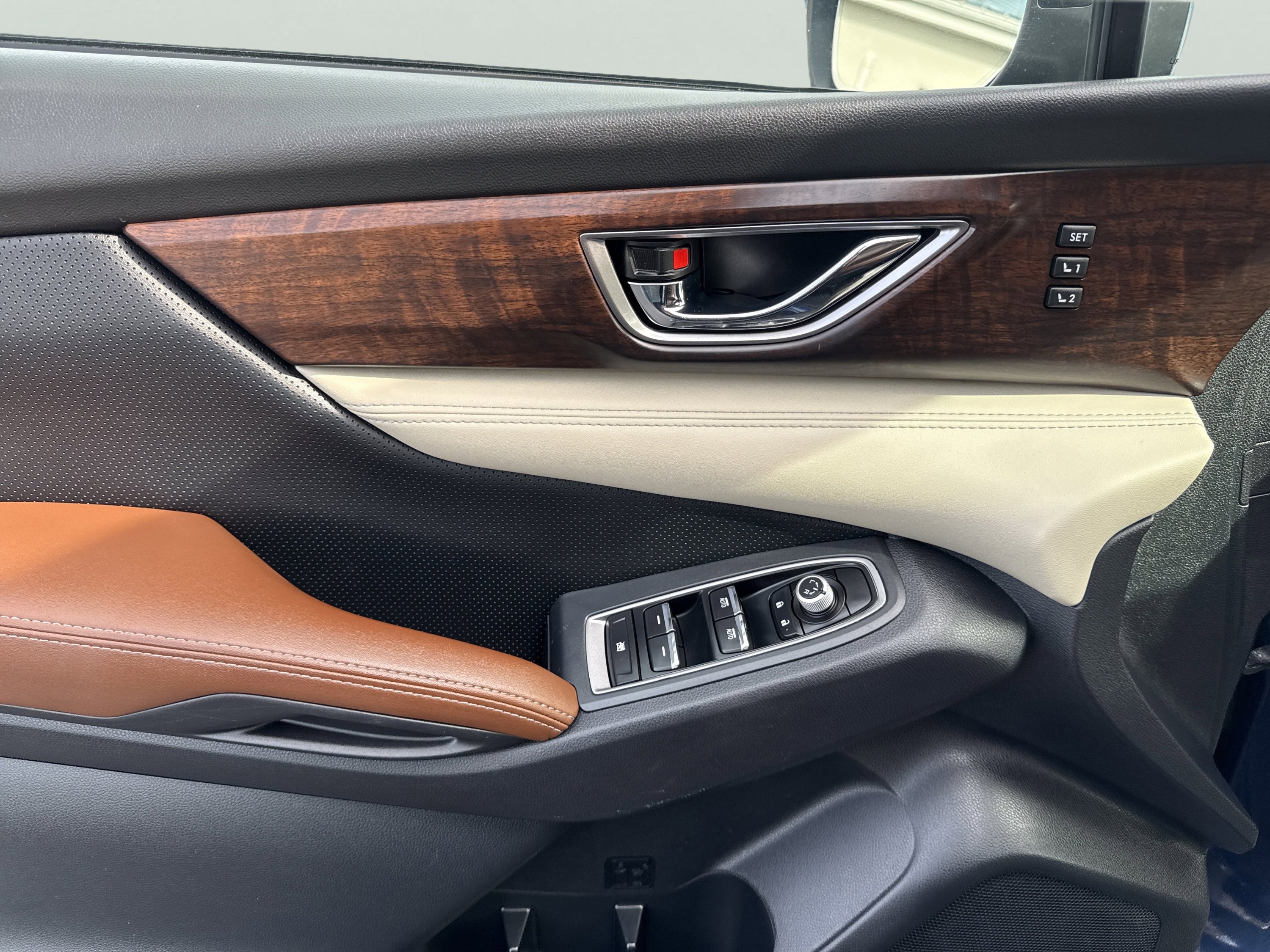 Used 2019 Subaru Ascent Touring AWD/4WD image 9