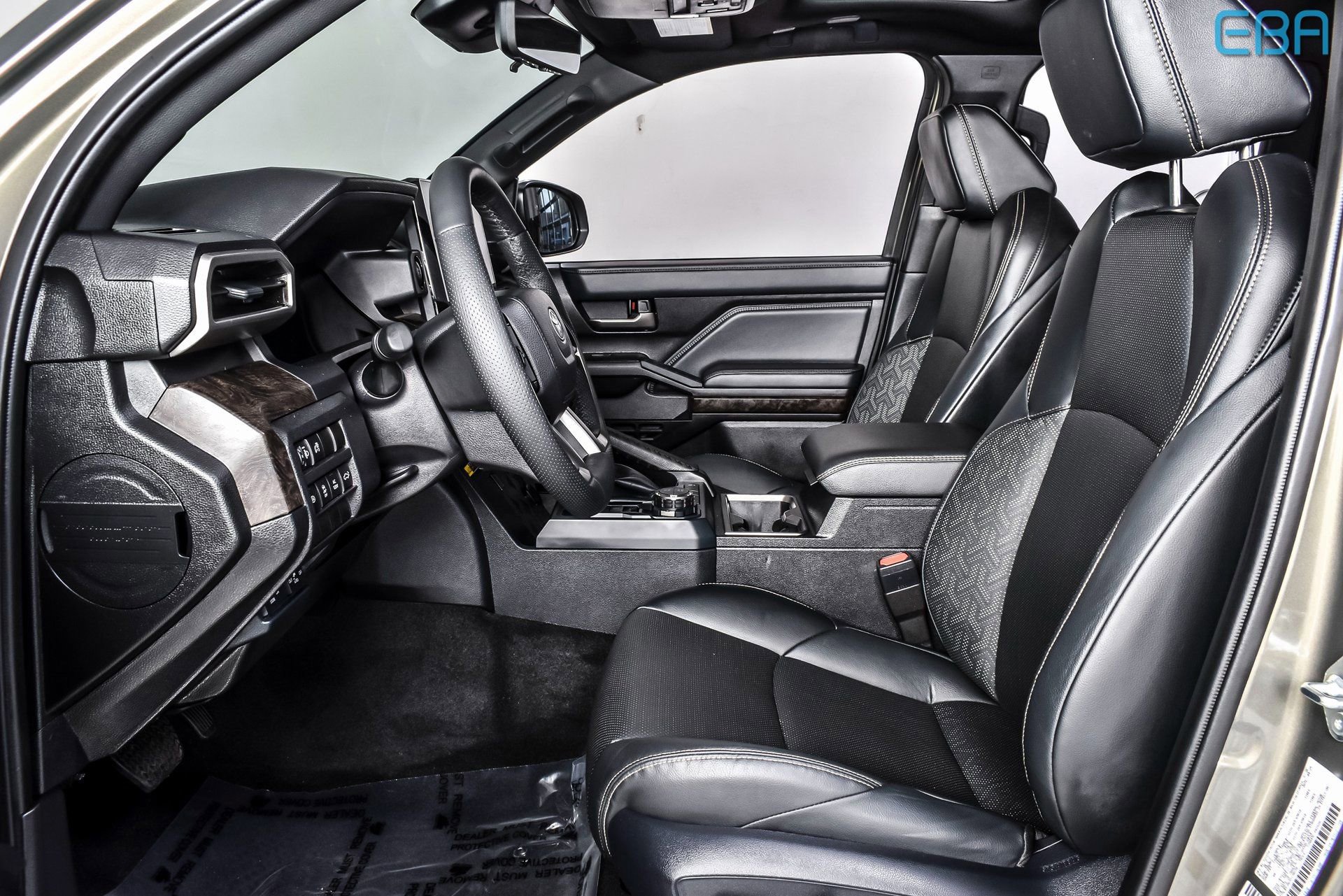 Used 2025 Toyota Tacoma Limited w/ Tow Tech Package image 13