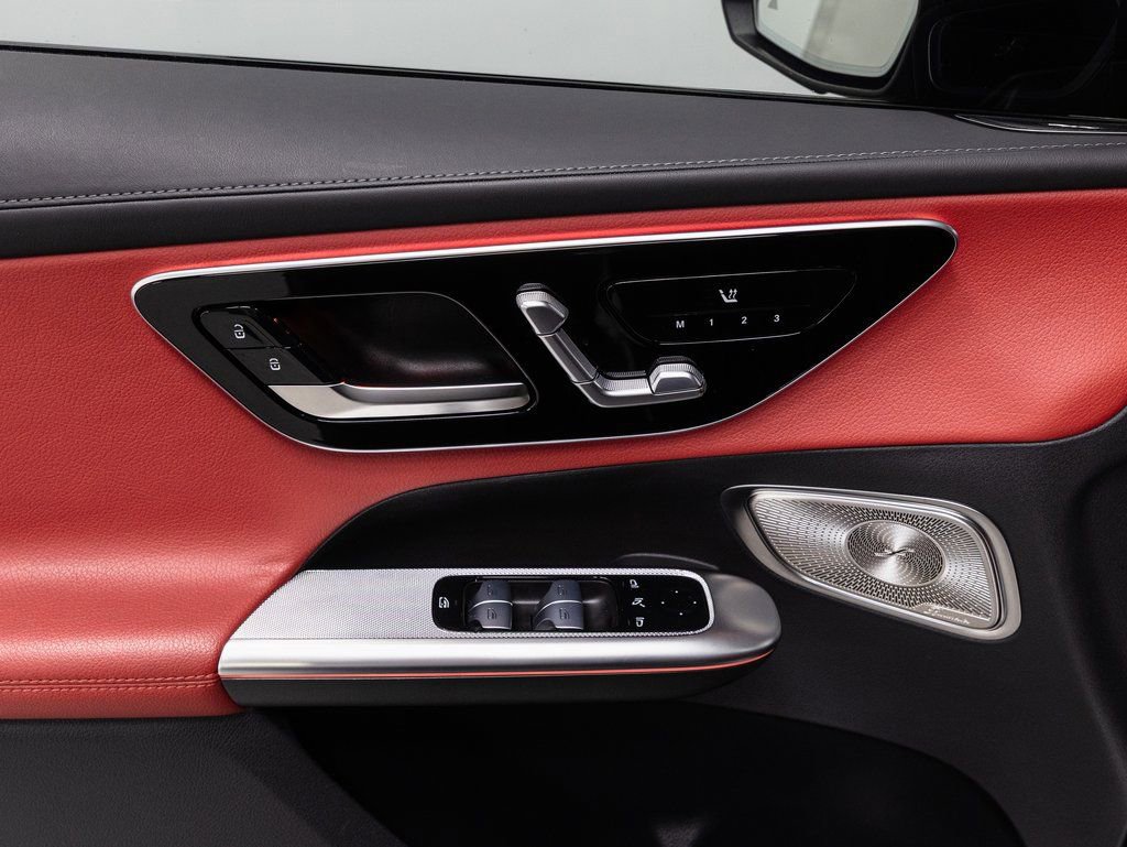 Used 2024 Mercedes-Benz GLC 43 AMG 4MATIC image 6