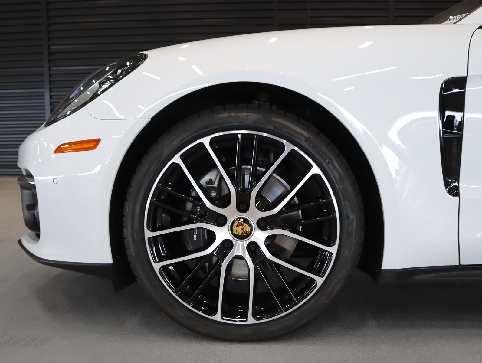 Certified 2023 Porsche Panamera Platinum Edition RWD image 32