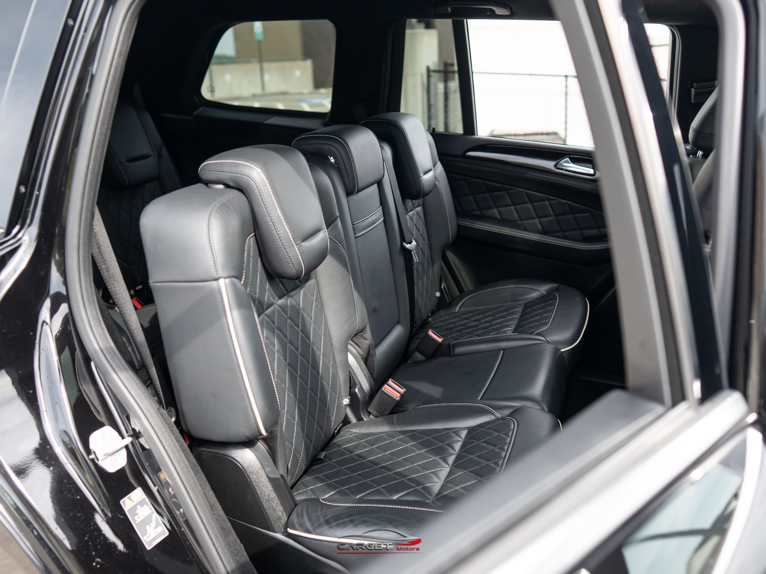 Used 2015 Mercedes-Benz GL 450 4MATIC w/ Designo Black Leather Package image 18