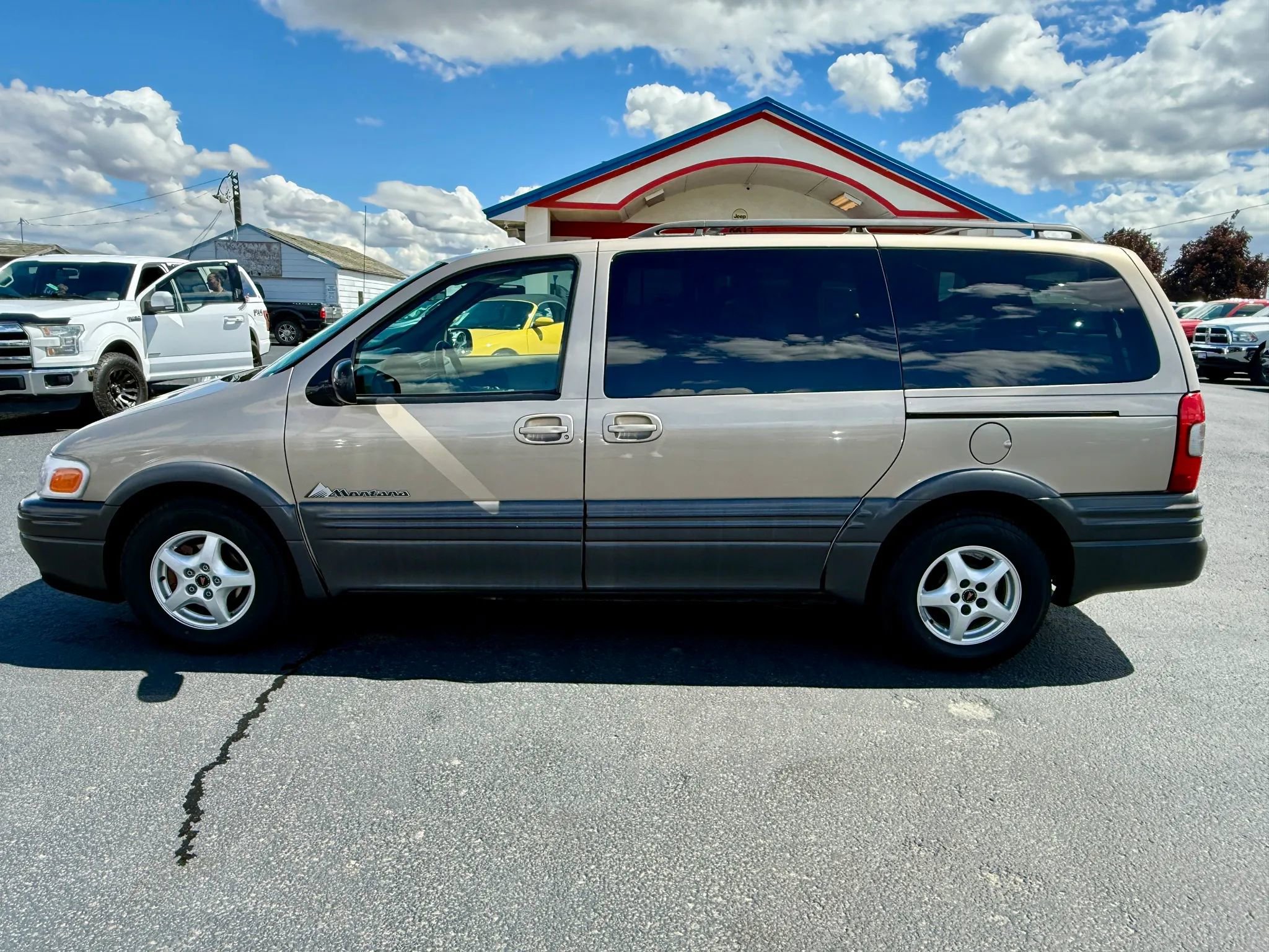 Used 2003 Pontiac Montana Extended w/ Convenience Package #1 FWD image 2