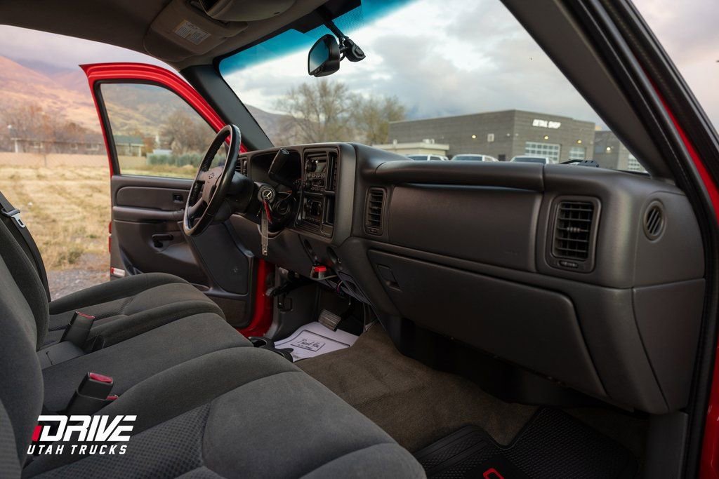 Used 2004 Chevrolet Silverado 2500 LS w/ Skid Plate Package image 12