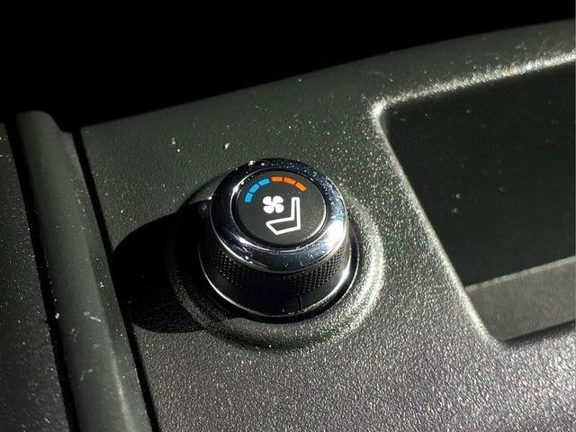 Used 2023 Nissan Titan PRO-4X w/ Pro-4x Convenience Package AWD/4WD image 16