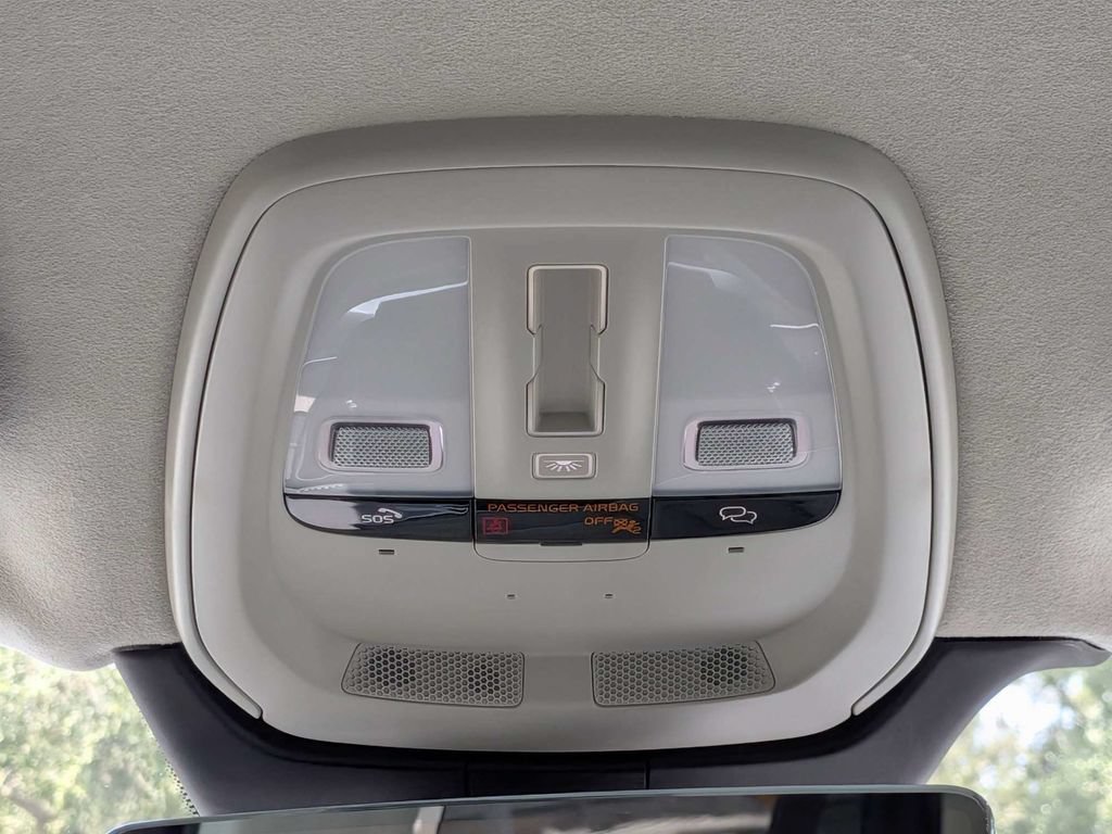 Certified 2025 Volvo XC90 B6 Ultra AWD/4WD image 27