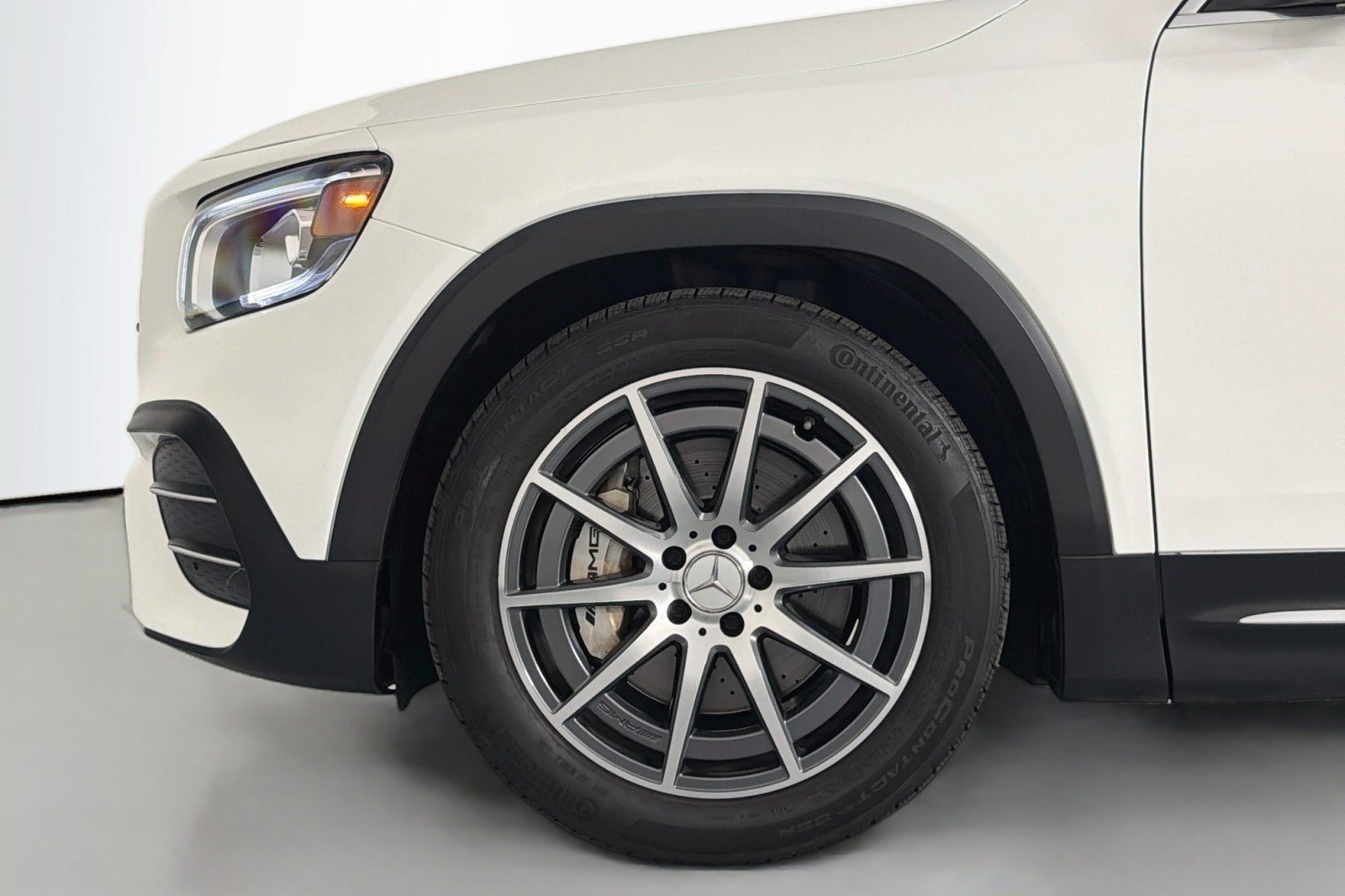 Used 2023 Mercedes-Benz GLB 35 AMG 4MATIC image 9