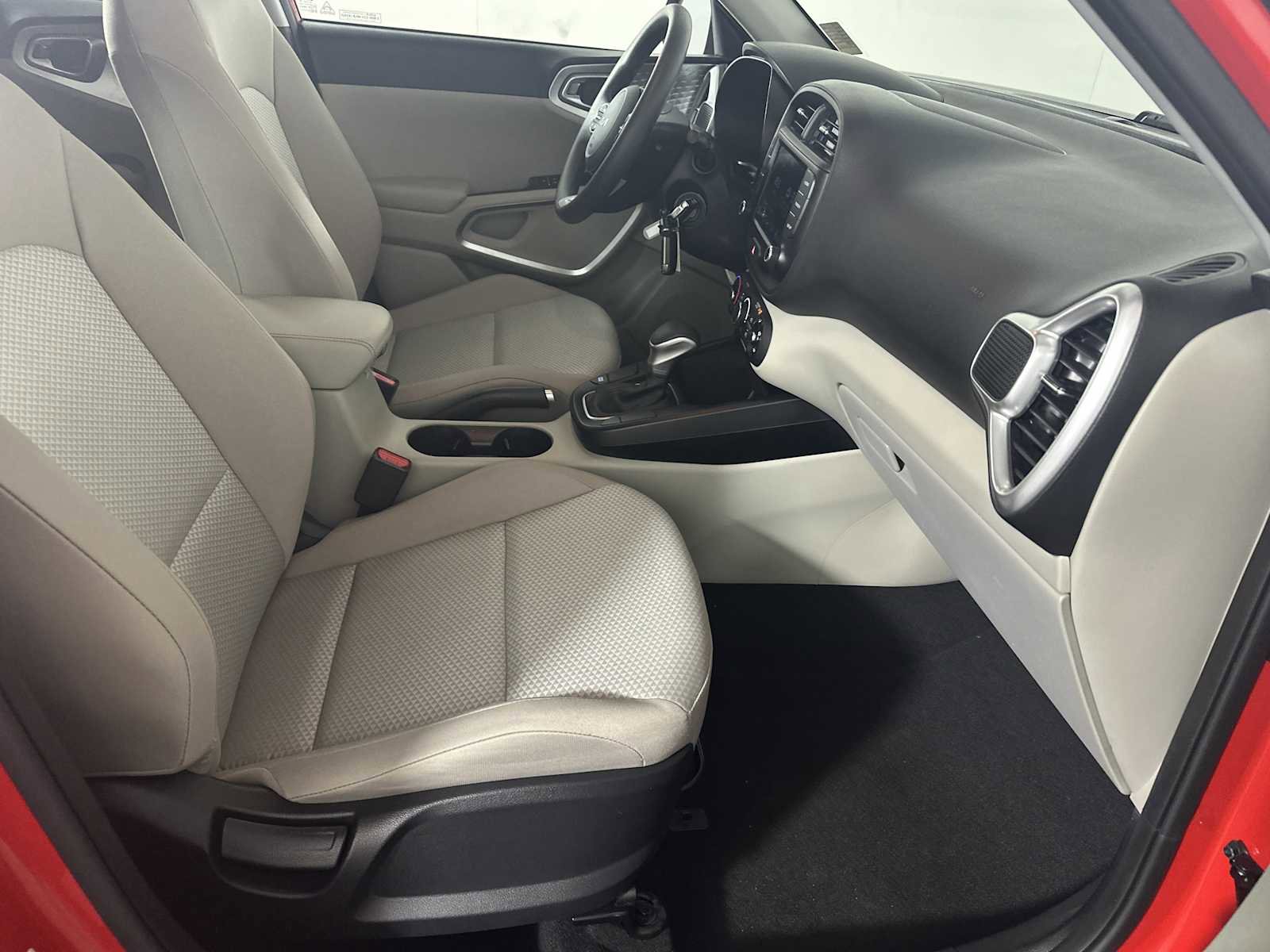 Used 2023 Kia Soul LX FWD image 16