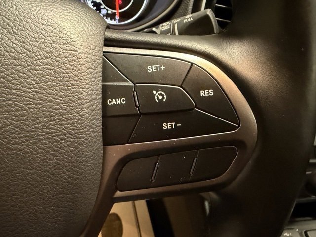 Used 2019 Jeep Cherokee Limited image 33