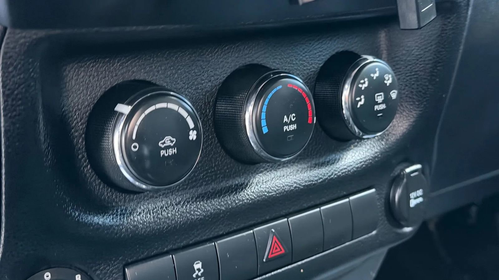 Used 2012 Jeep Wrangler Unlimited Sport image 28