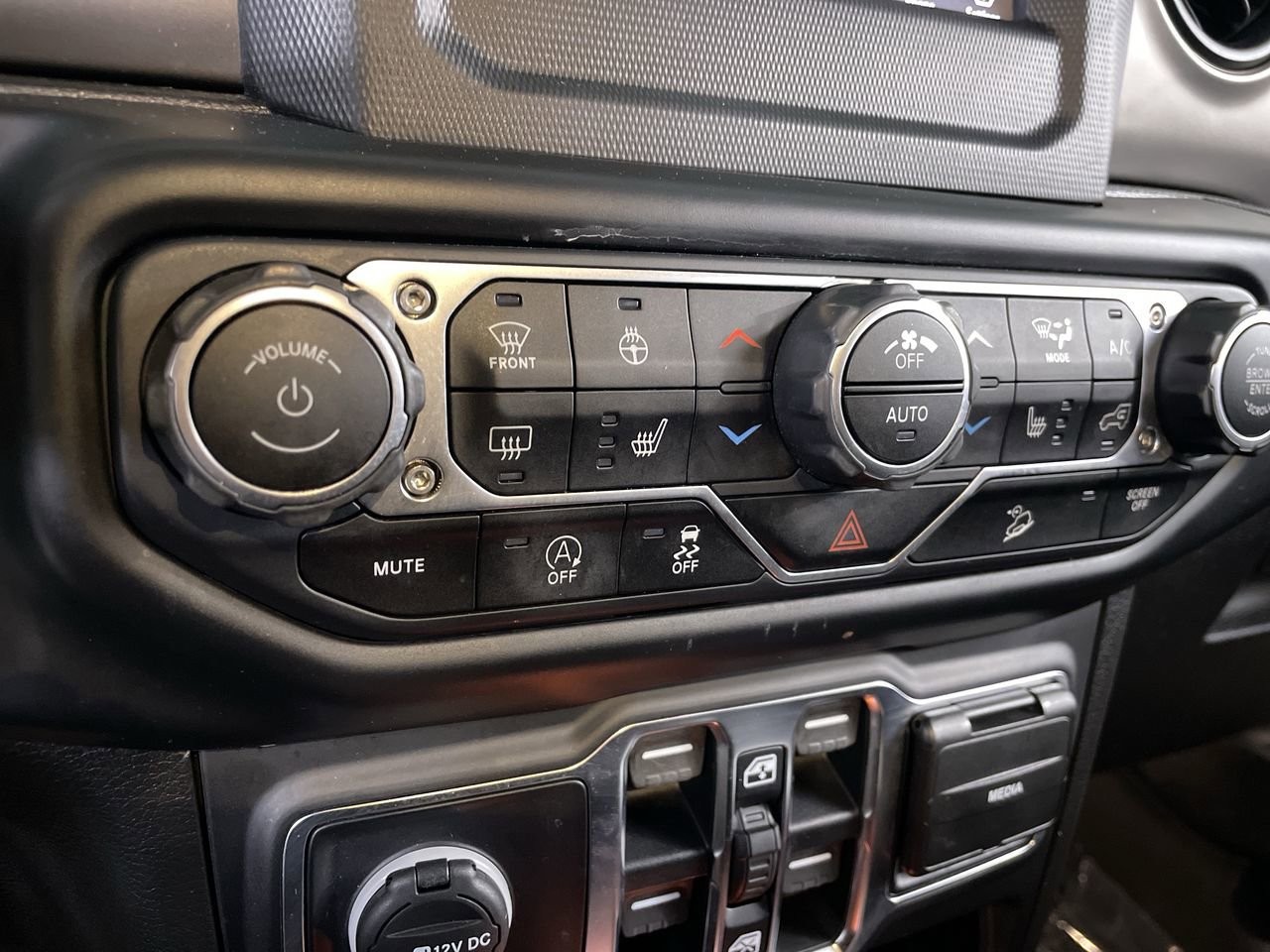 Used 2020 Jeep Wrangler Unlimited Sport S AWD/4WD image 16