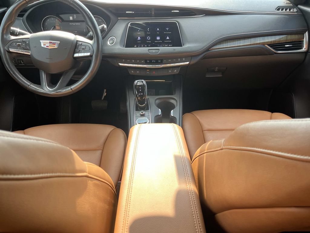 Used 2021 Cadillac XT4 Premium Luxury FWD image 12