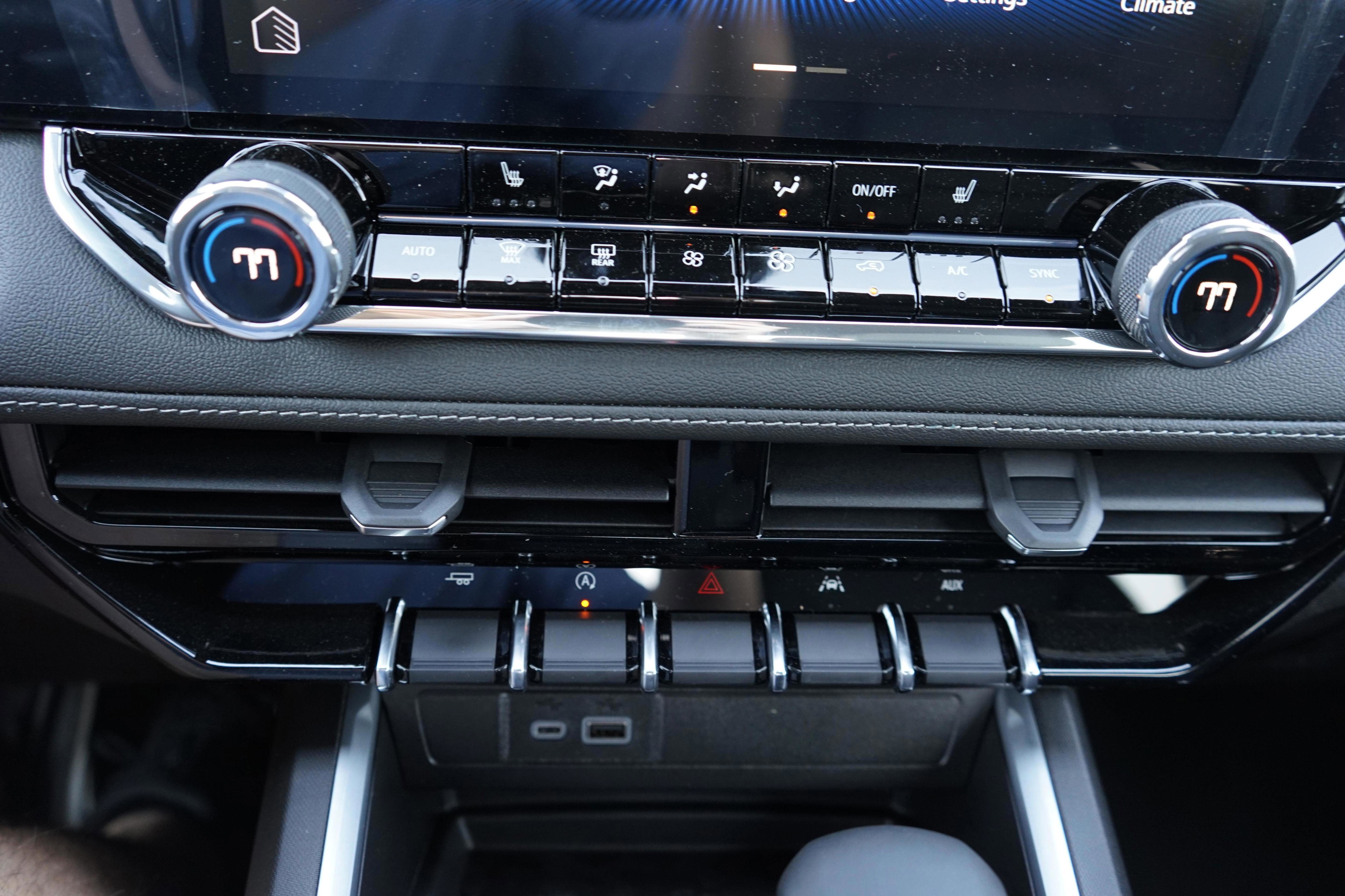 New 2025 Chevrolet Colorado LT w/ LT Convenience Package image 16