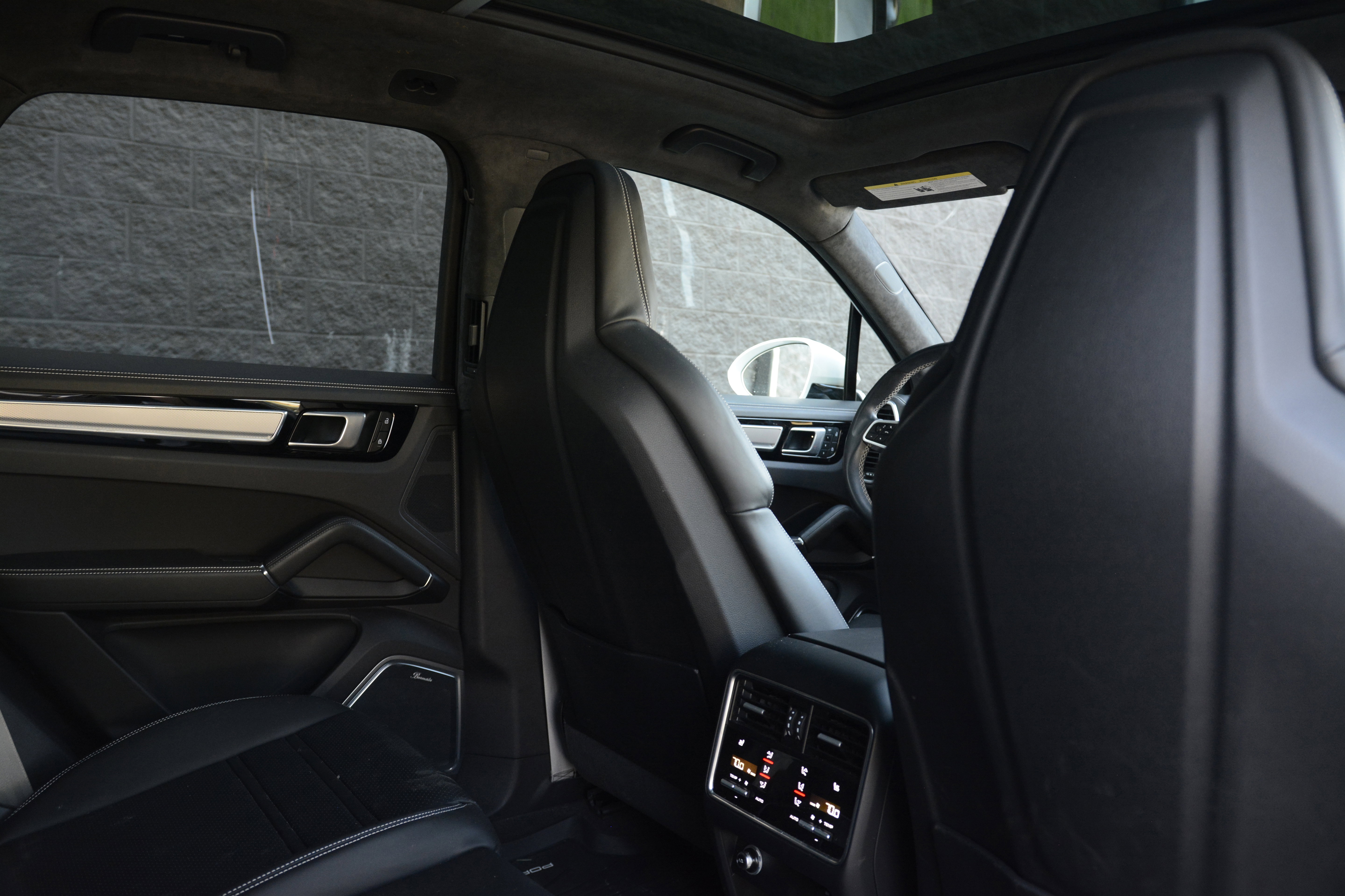 Certified 2022 Porsche Cayenne GTS AWD/4WD image 32