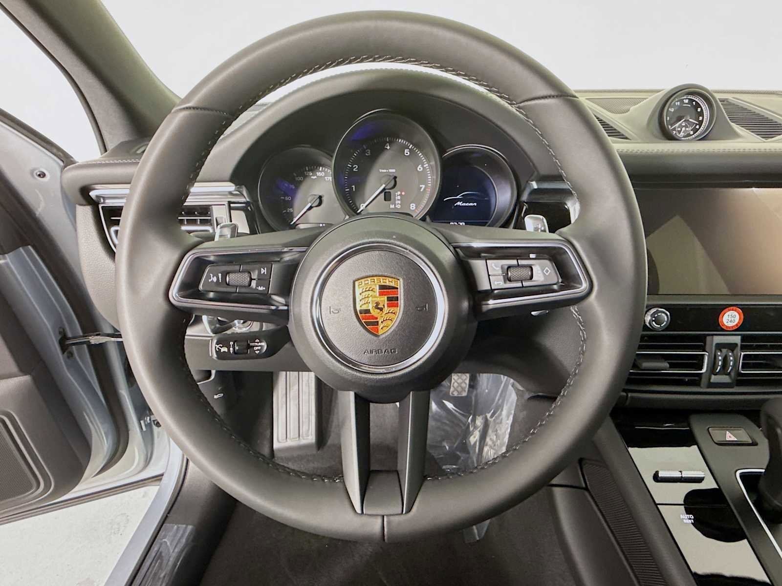 New 2026 Porsche Macan AWD/4WD image 15