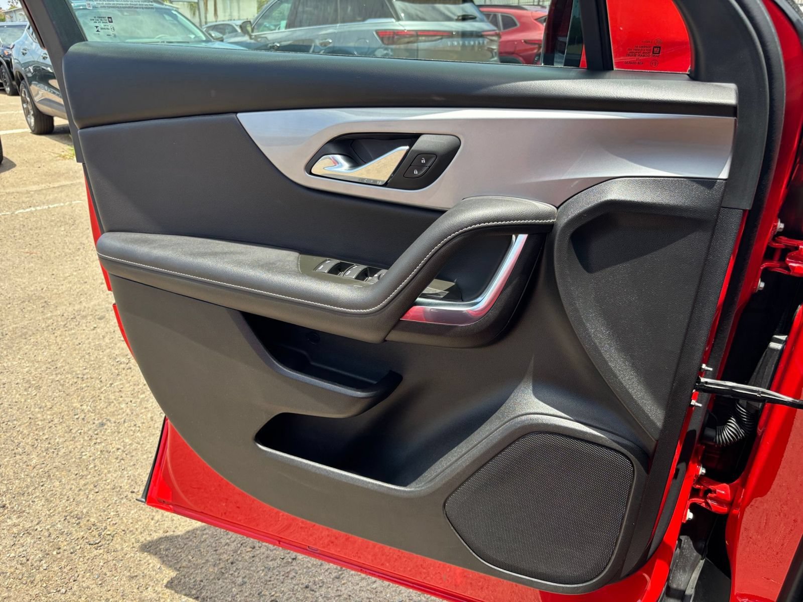 Used 2025 Chevrolet Blazer LT FWD image 18