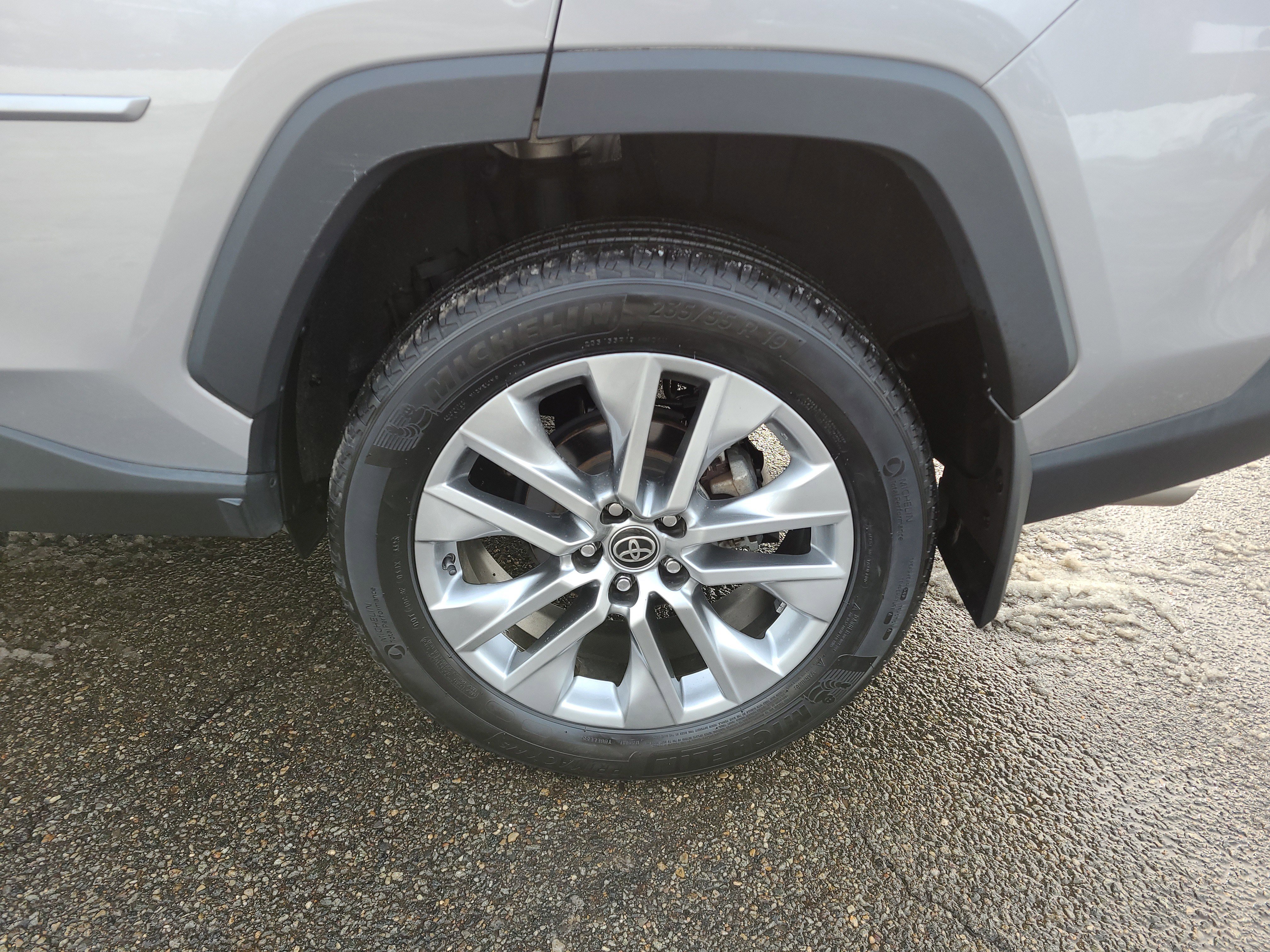 Used 2023 Toyota RAV4 Limited image 11