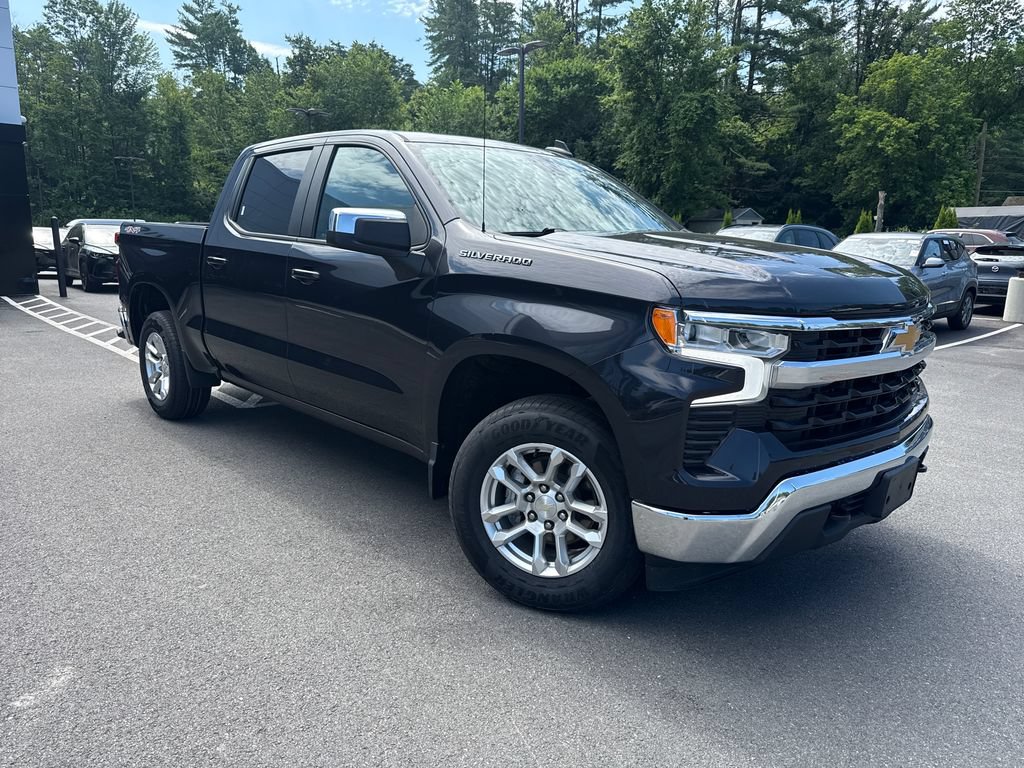 Used 2023 Chevrolet Silverado 1500 LT AWD/4WD image 7