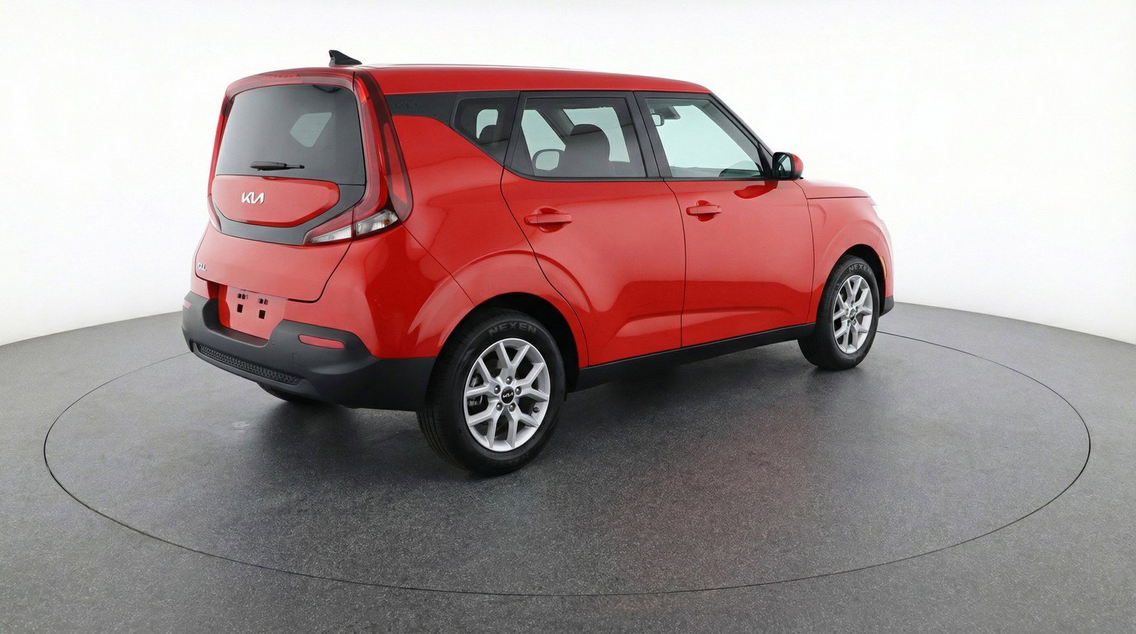 Used 2025 Kia Soul LX w/ LX Technology Package image 9