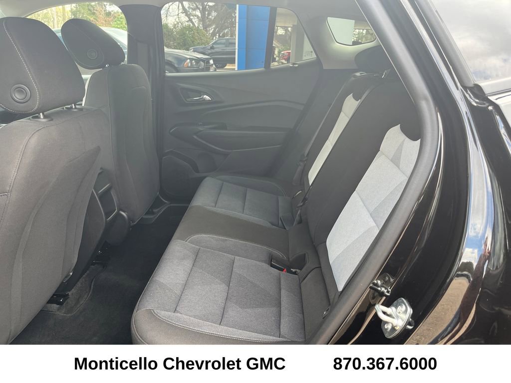 Used 2025 Chevrolet Trax LS image 23