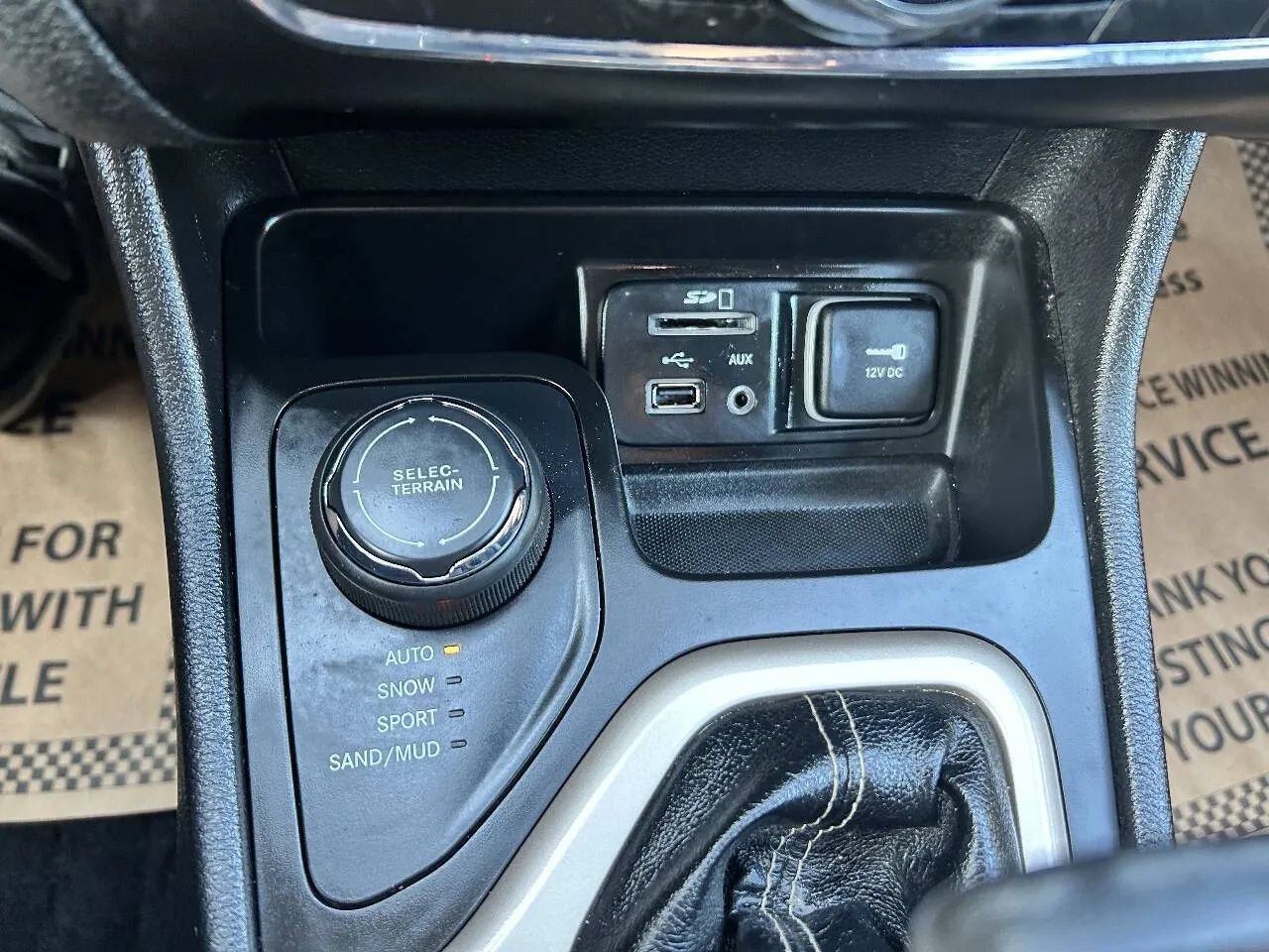 Used 2017 Jeep Cherokee Latitude w/ Safety/Convenience Group AWD/4WD image 26