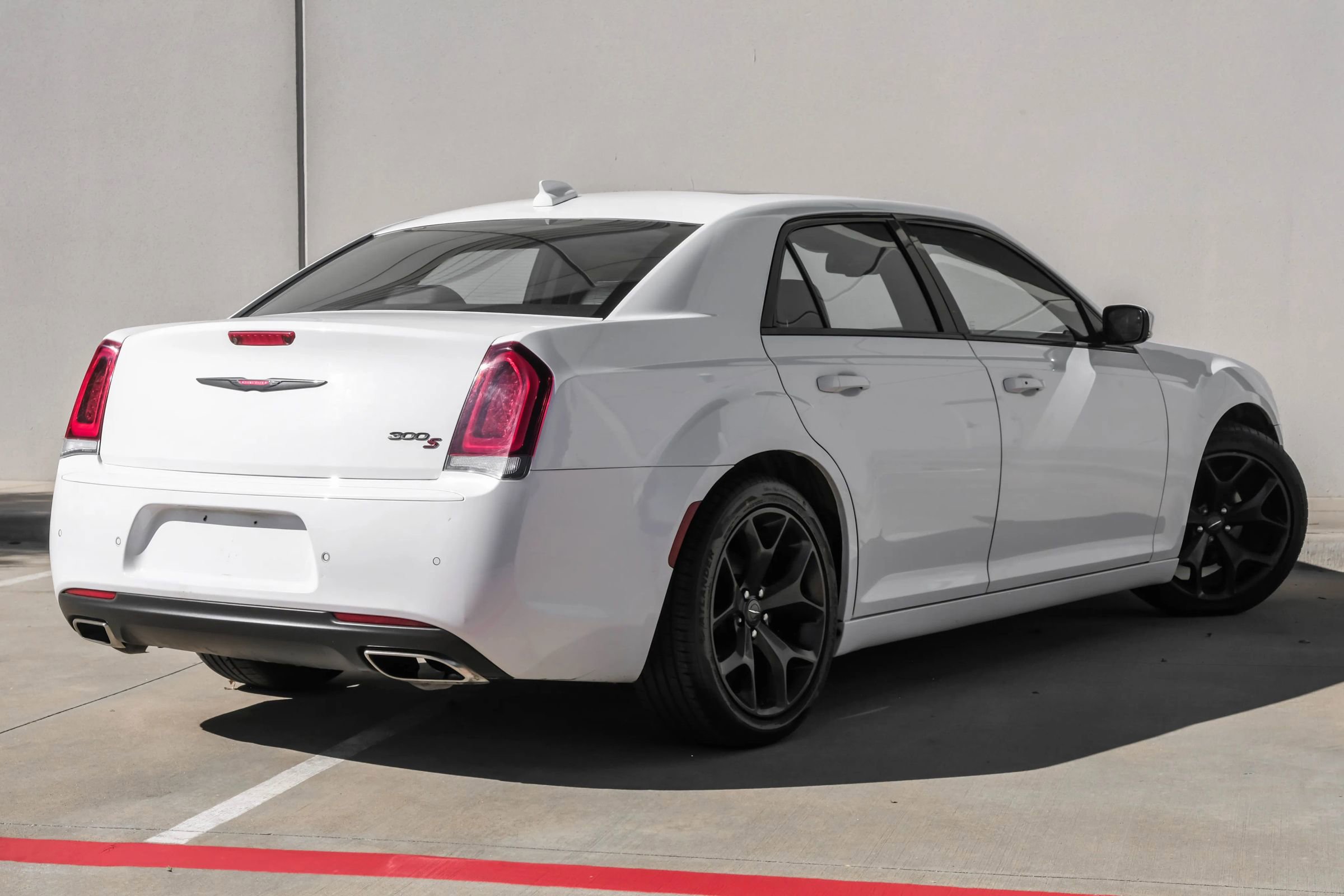 Used 2022 Chrysler 300 S image 3