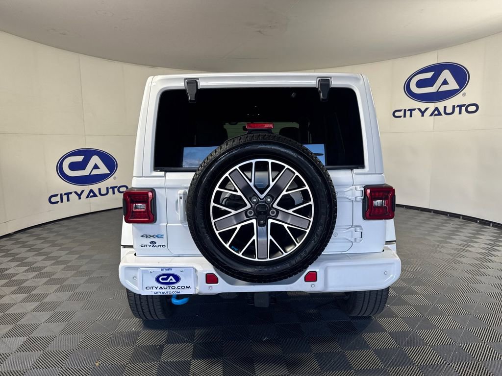 Used 2023 Jeep Wrangler Unlimited Sahara AWD/4WD image 4