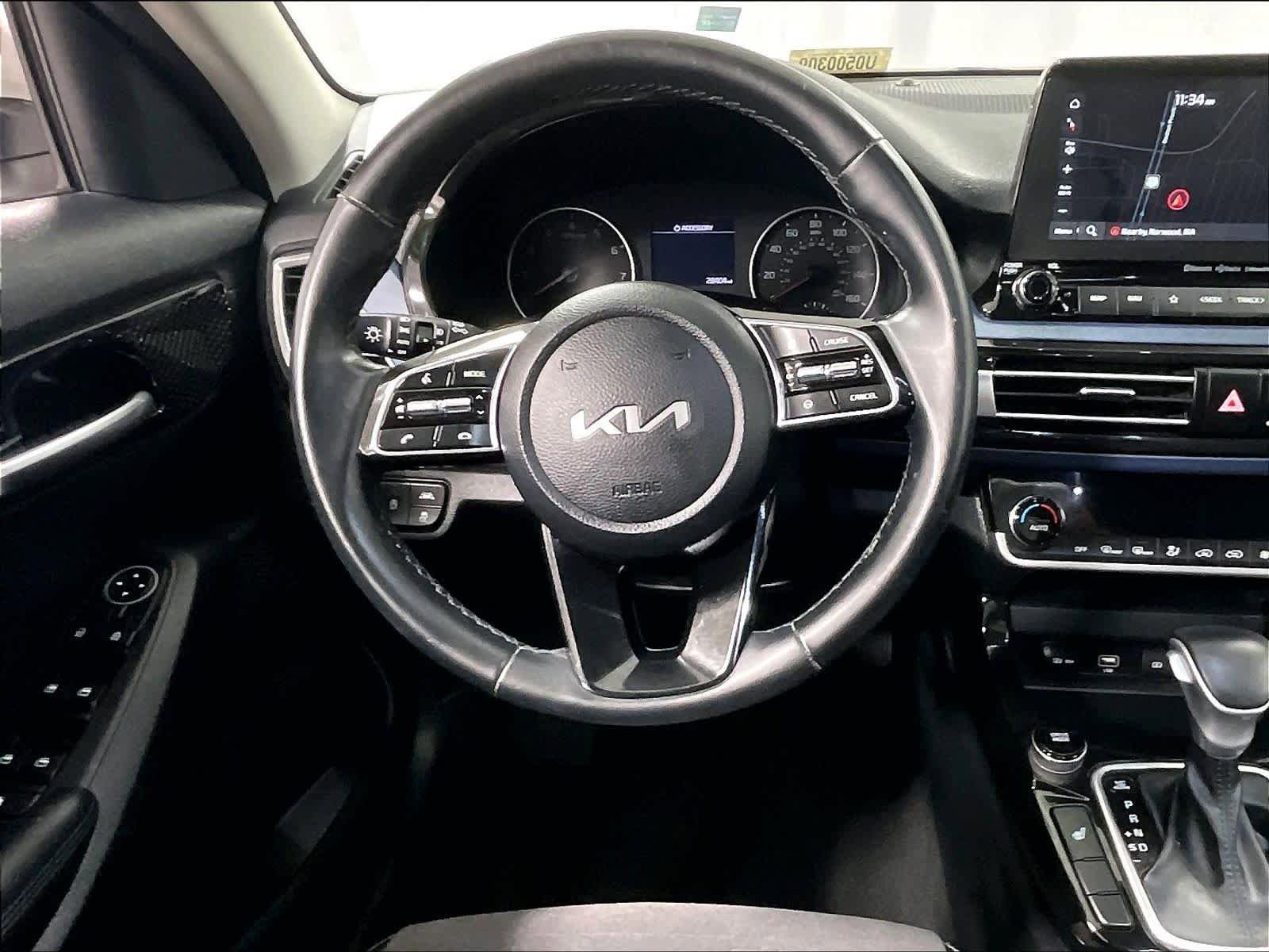 Used 2023 Kia Seltos S w/ Navigation Package AWD/4WD image 17