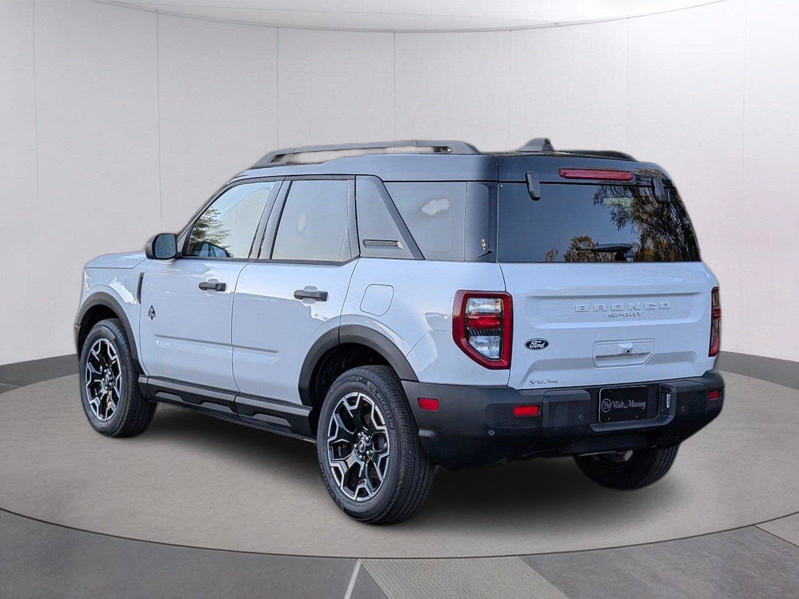 Used 2026 Ford Bronco Sport Outer Banks AWD/4WD image 3