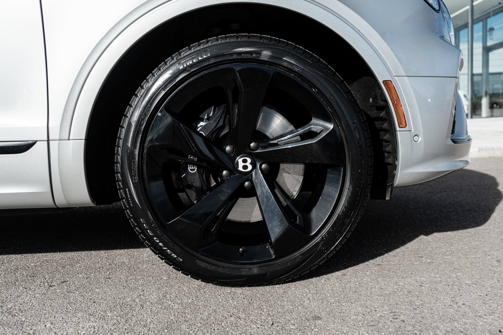Certified 2023 Bentley Bentayga Extended Wheelbase AWD/4WD image 16