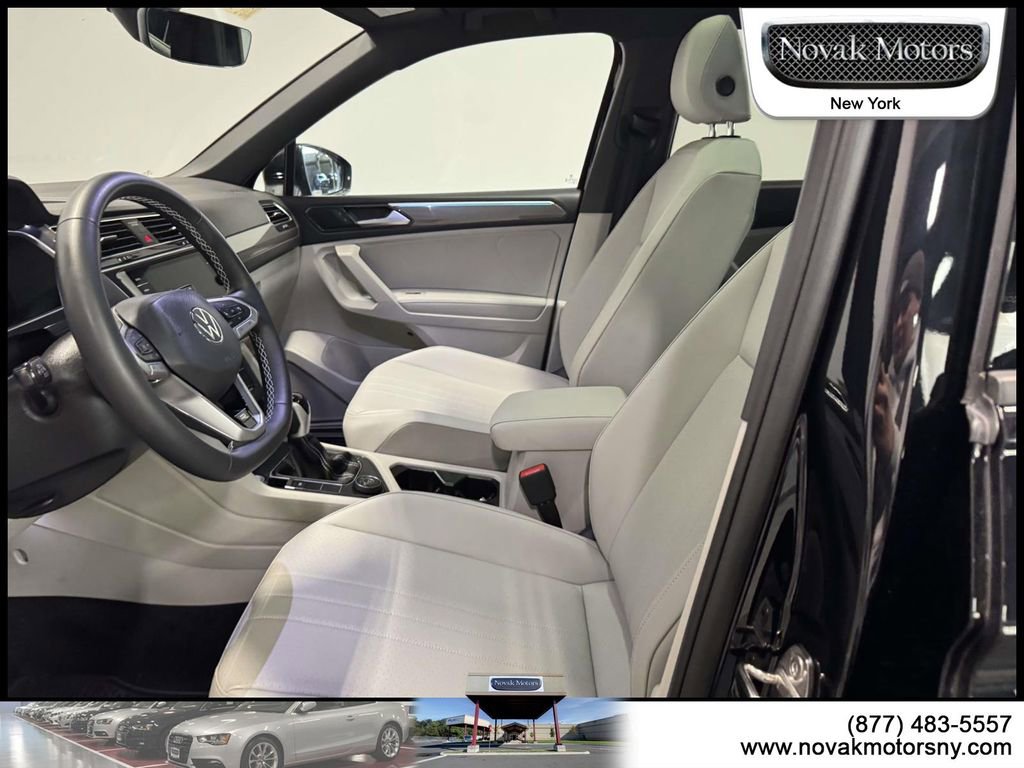 Used 2023 Volkswagen Tiguan SE R-Line AWD/4WD image 12