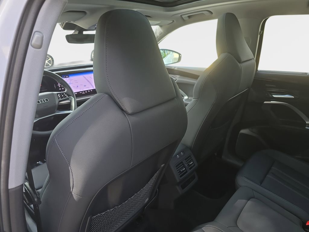 Certified 2025 Audi Q5 Premium Plus w/ Premium Plus image 12