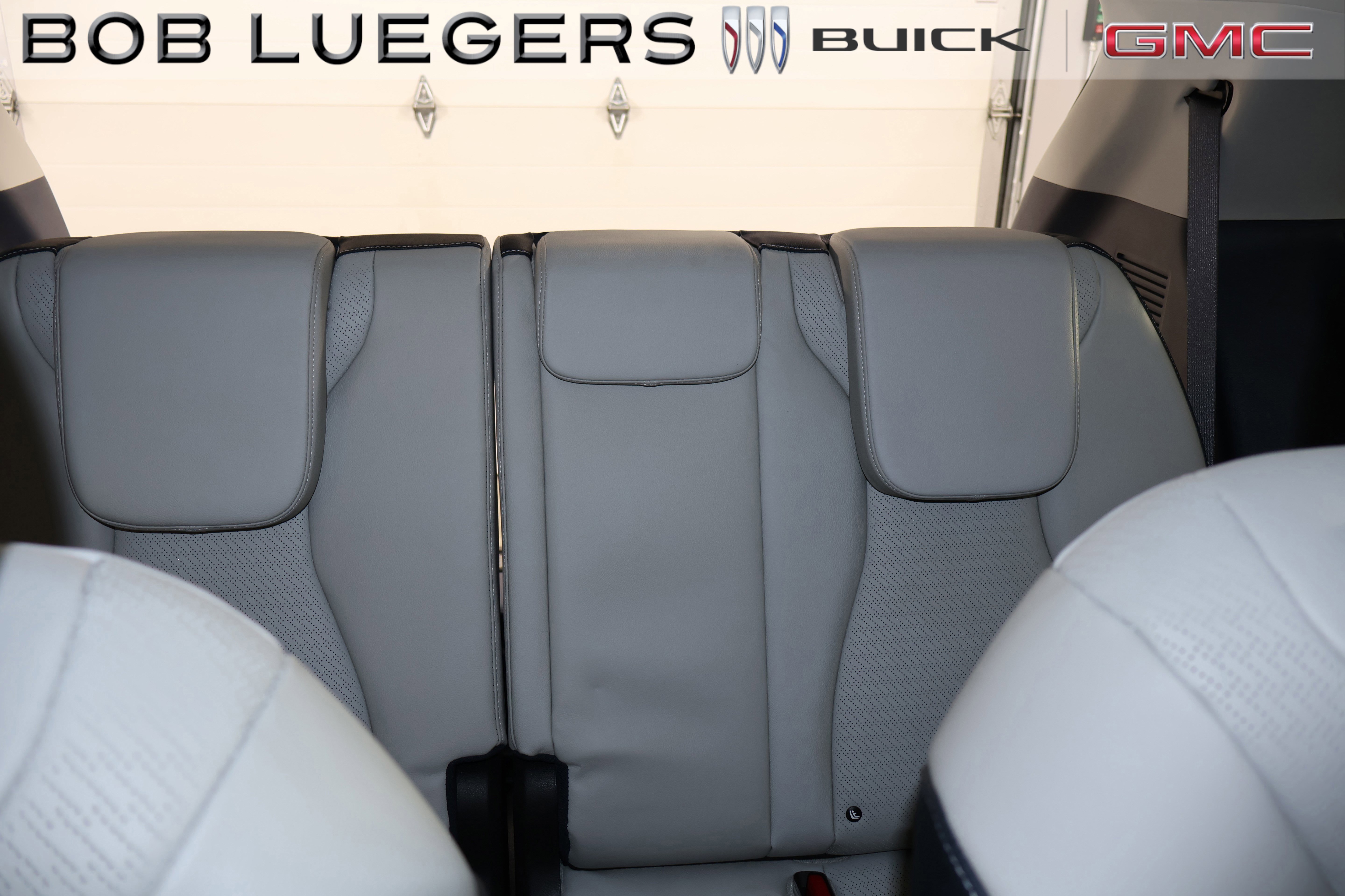 Used 2025 Kia Carnival SX Prestige image 22