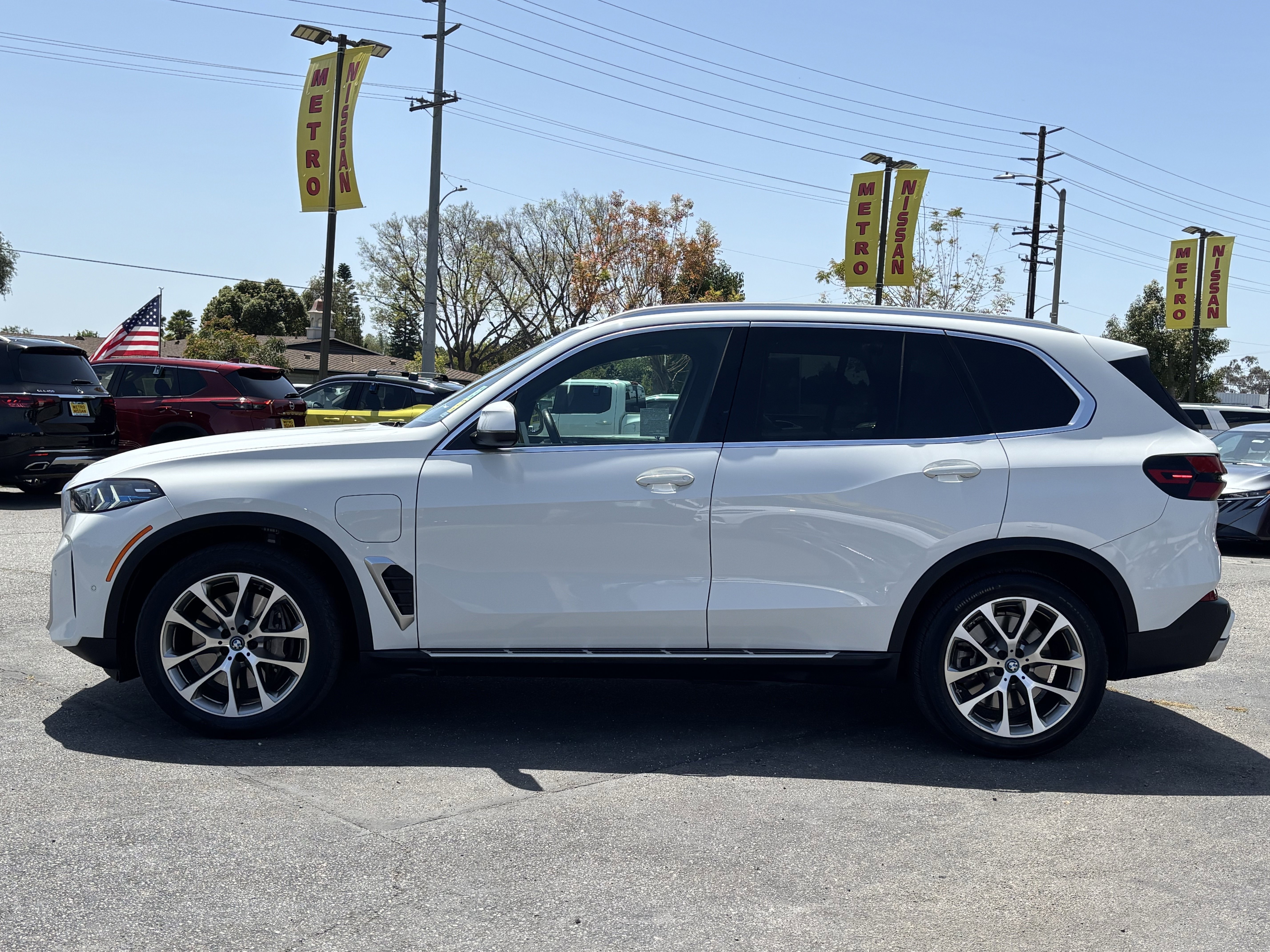 Used 2025 BMW X5 xDrive50e AWD/4WD image 6