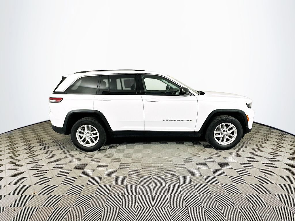 Certified 2023 Jeep Grand Cherokee Laredo w/ Luxury Tech Group I AWD/4WD image 14
