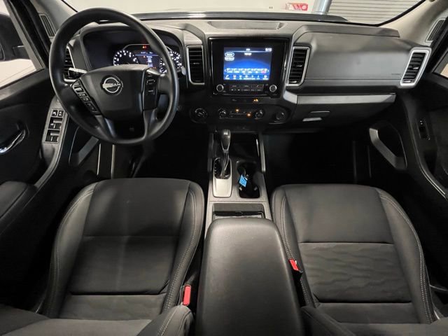 Used 2024 Nissan Frontier SV image 17
