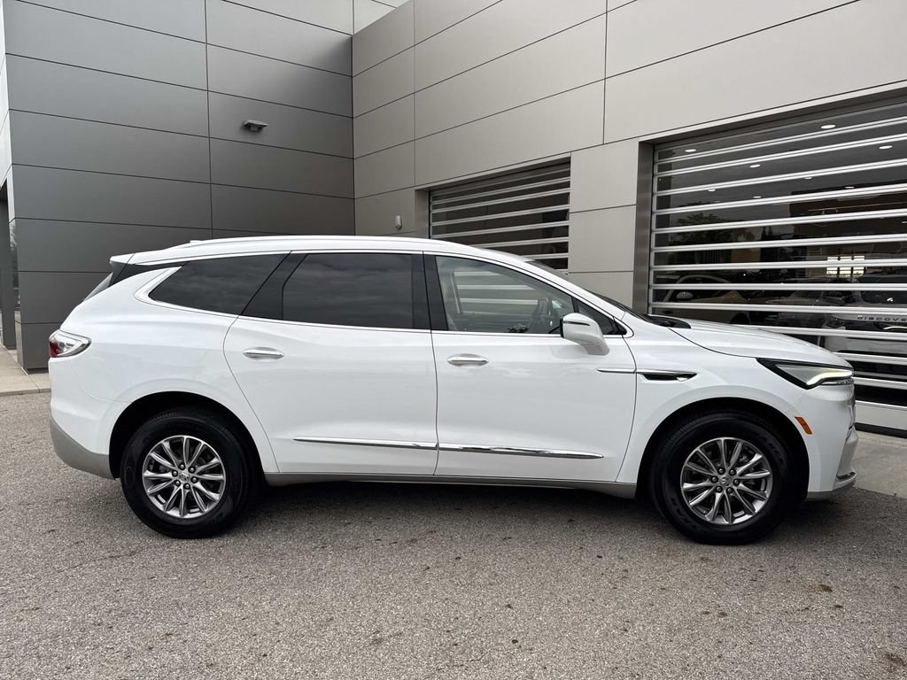 Used 2023 Buick Enclave Essence w/ Trailering Package, 5000 lbs. FWD image 8