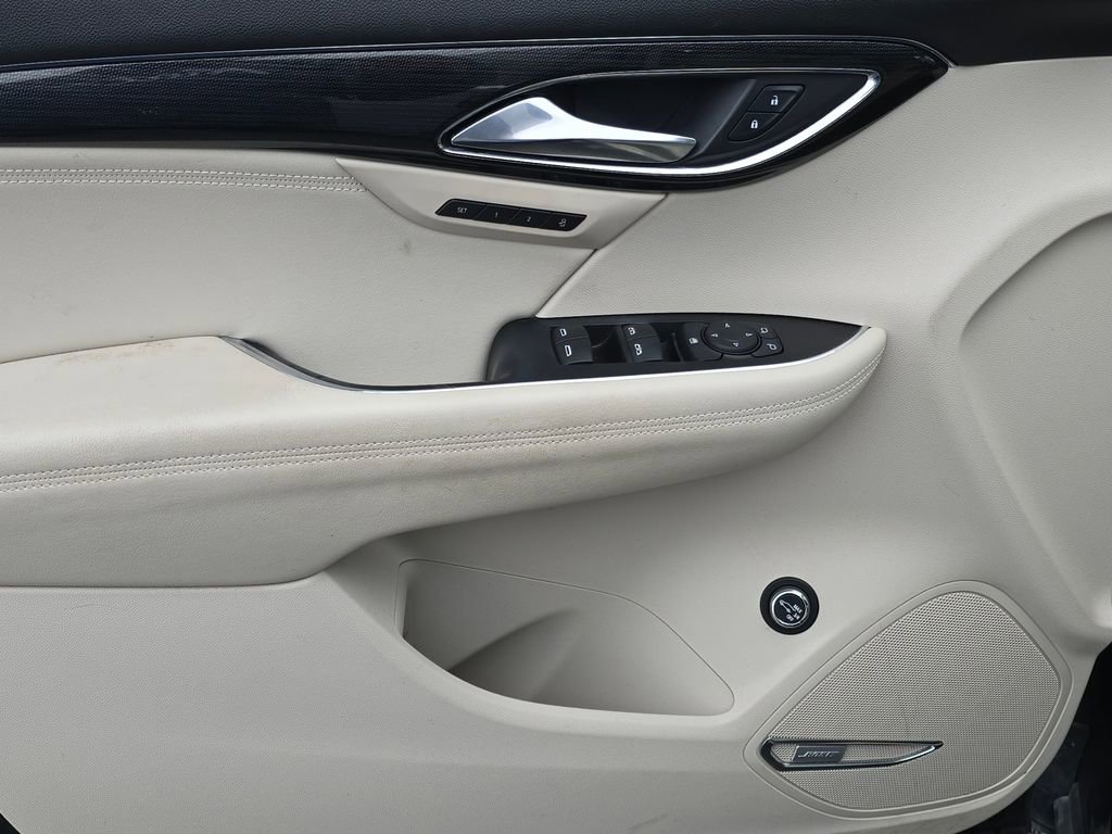 Used 2022 Buick Envision Essence w/ Technology Package I FWD image 26