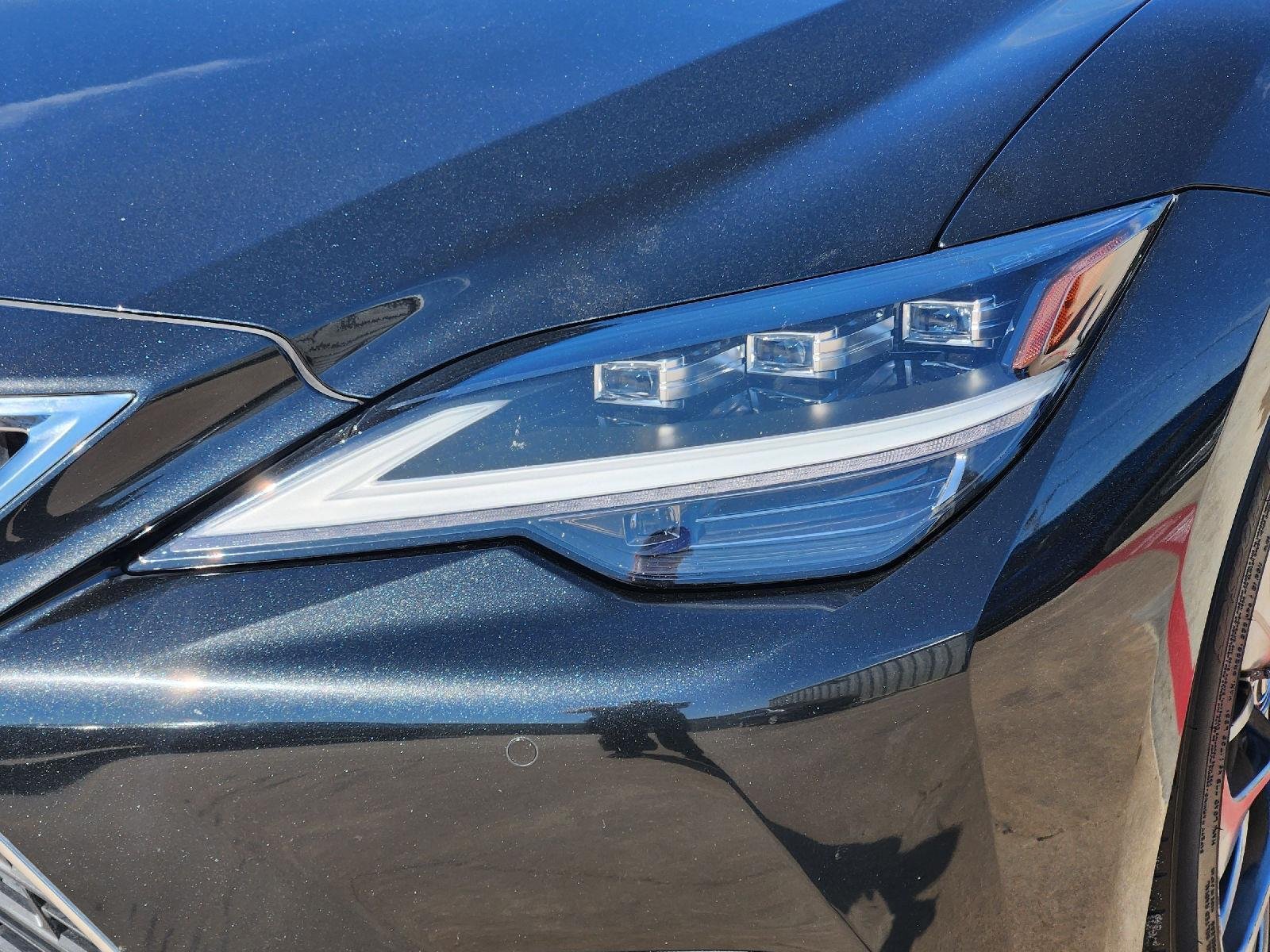 Used 2021 Lexus LS 500 w/ Interior Upgrade Package RWD image 8