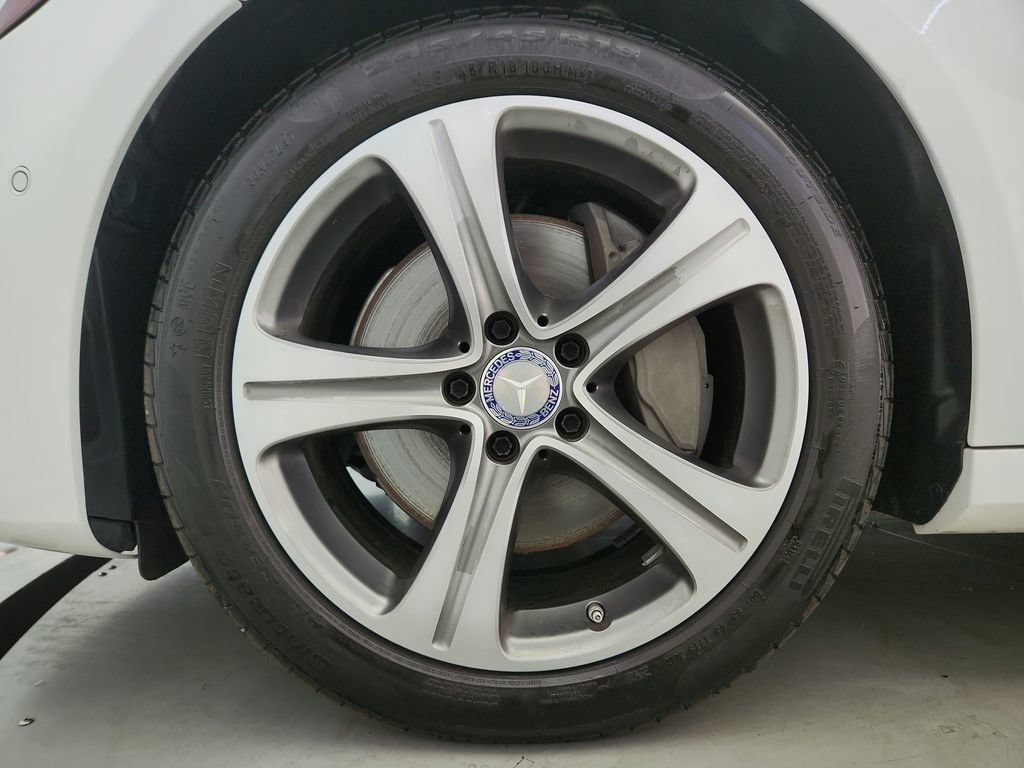 Used 2017 Mercedes-Benz E 300 4MATIC image 38