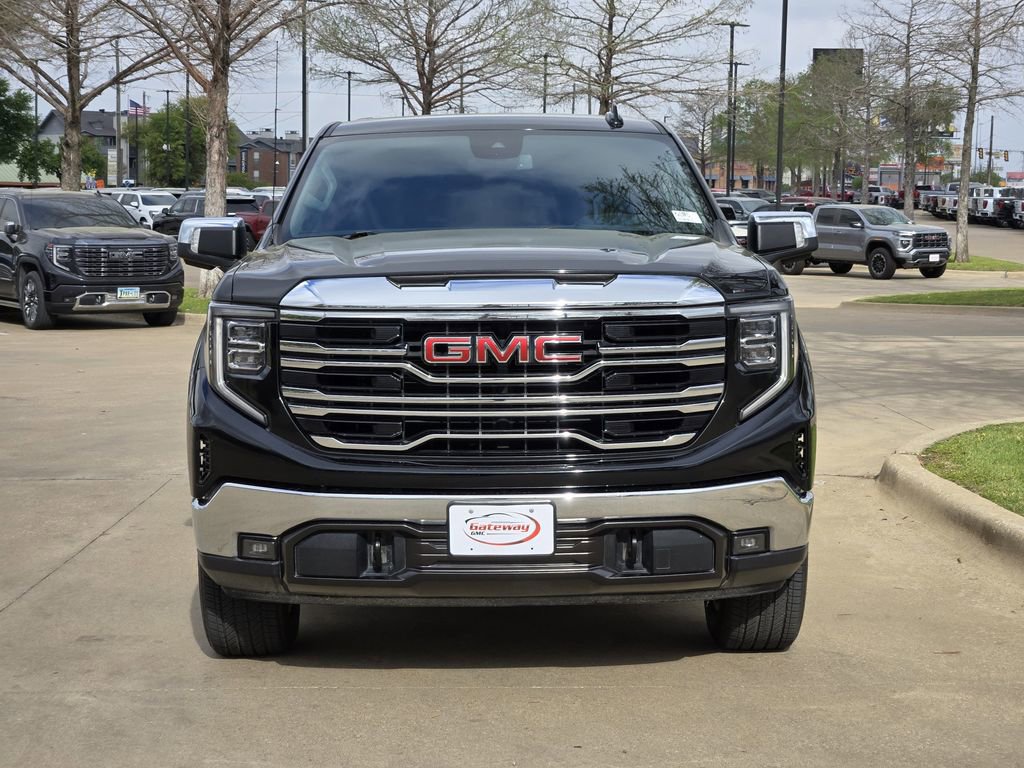 Used 2022 GMC Sierra 1500 SLT image 2