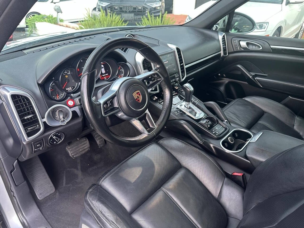 Used 2017 Porsche Cayenne Platinum Edition AWD/4WD image 13