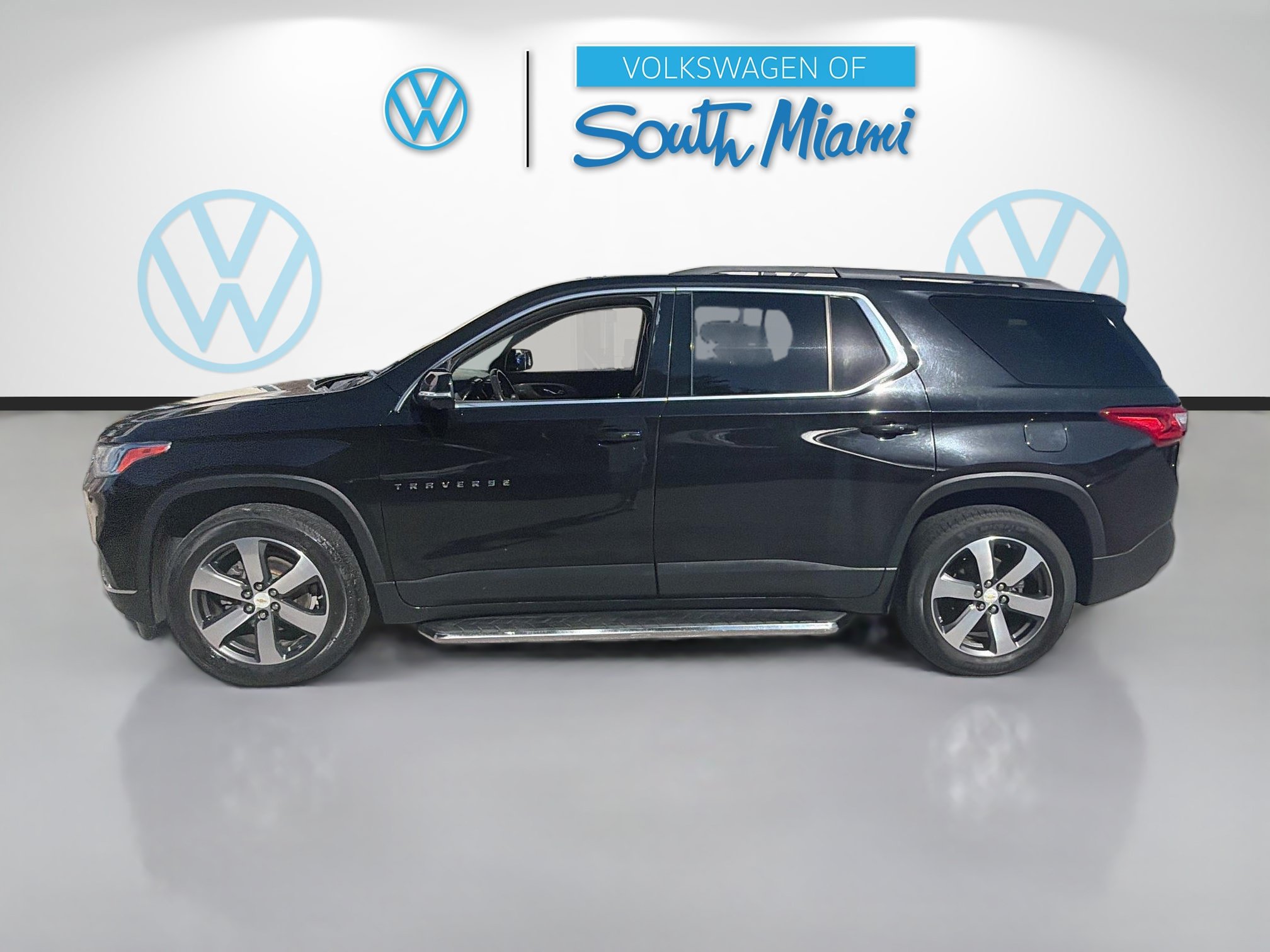 Used 2020 Chevrolet Traverse LT w/ LT Premium Package FWD image 4