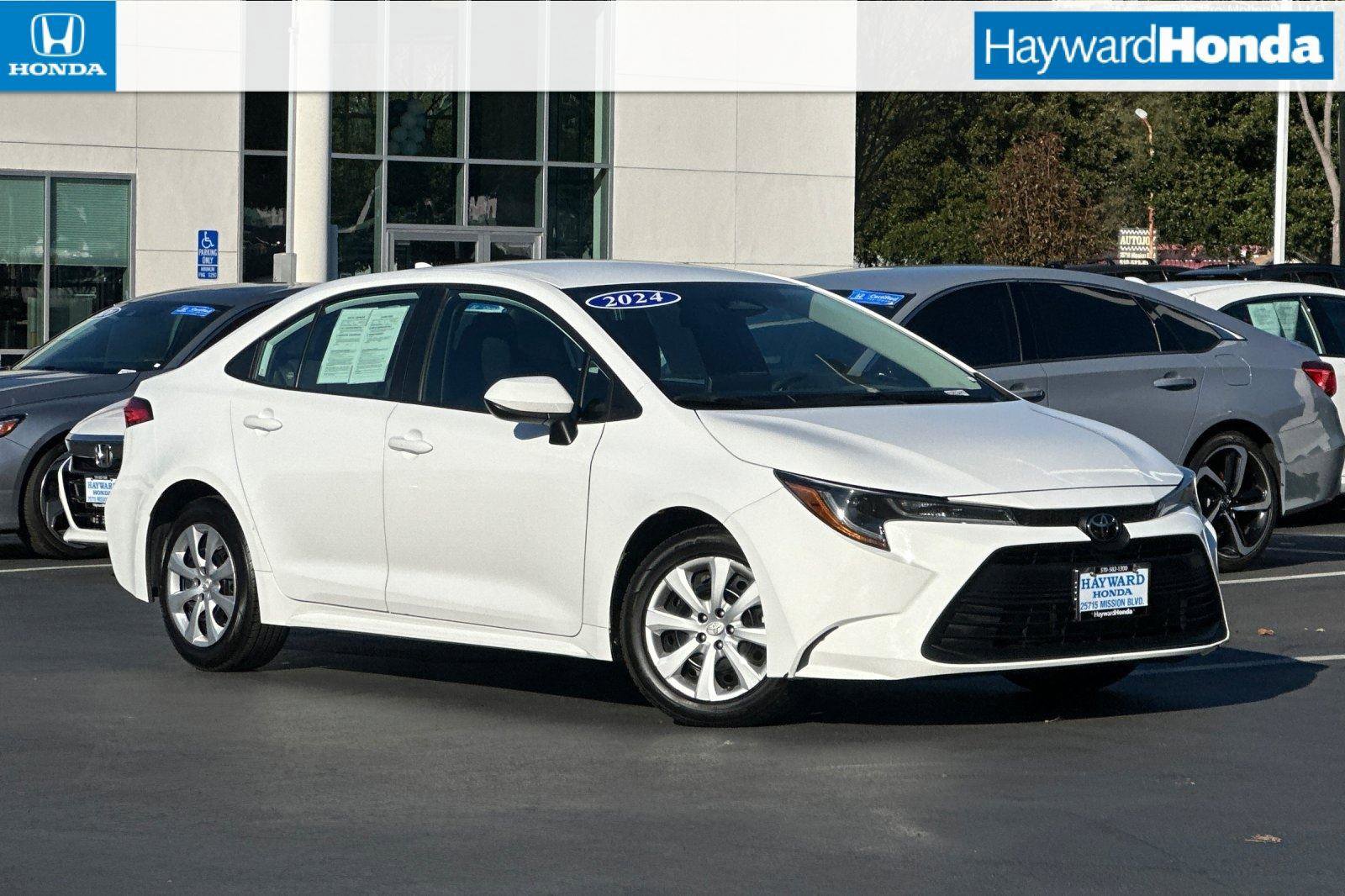 Used 2024 Toyota Corolla LE image 1