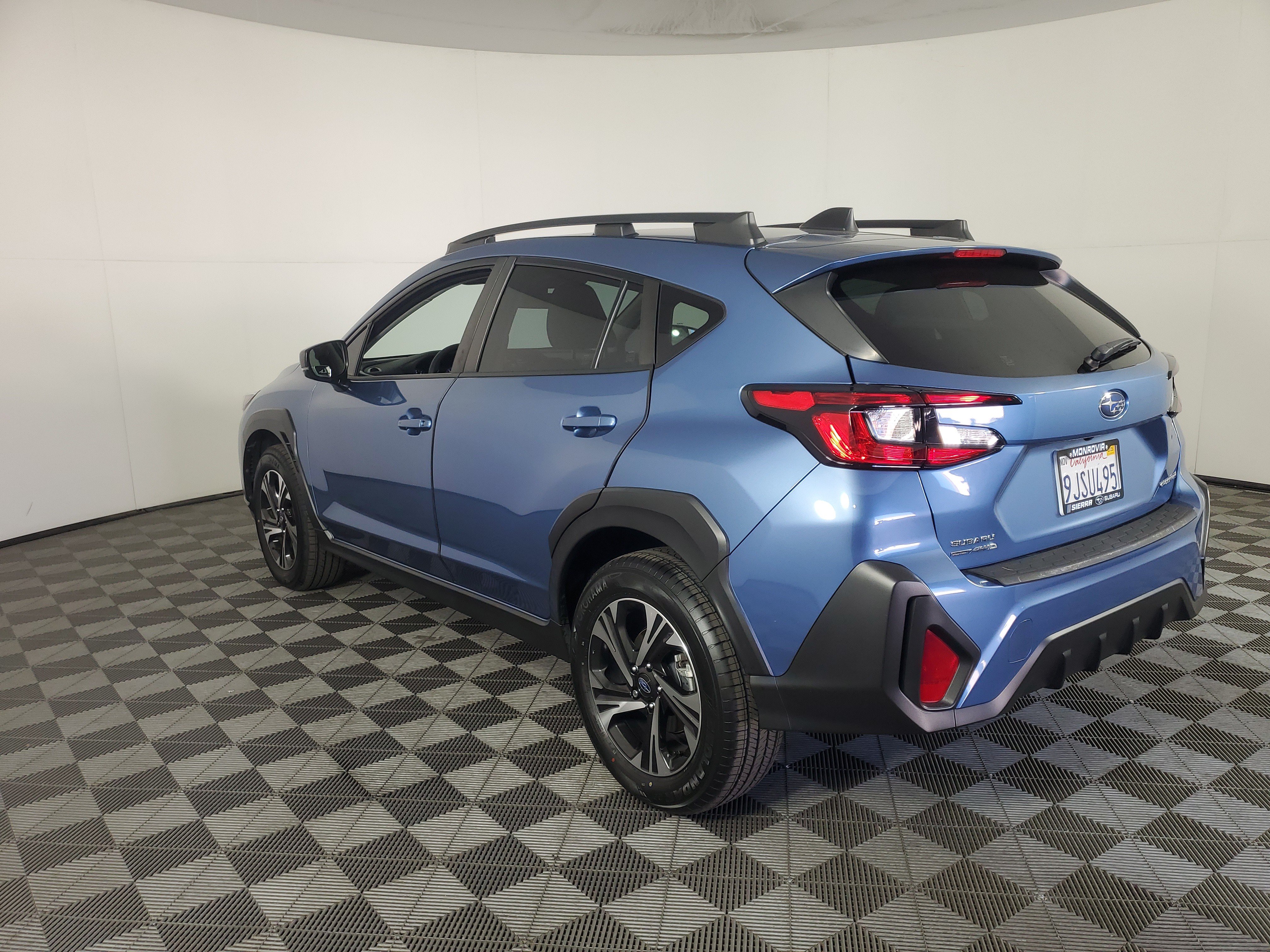 Used 2024 Subaru Crosstrek 2.0i Premium AWD/4WD image 6
