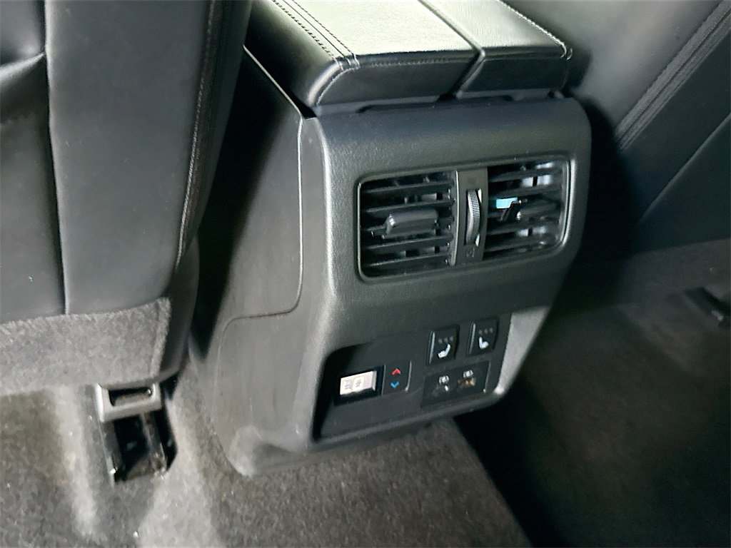 Used 2023 Nissan Rogue Platinum w/ Platinum Premium Package image 28