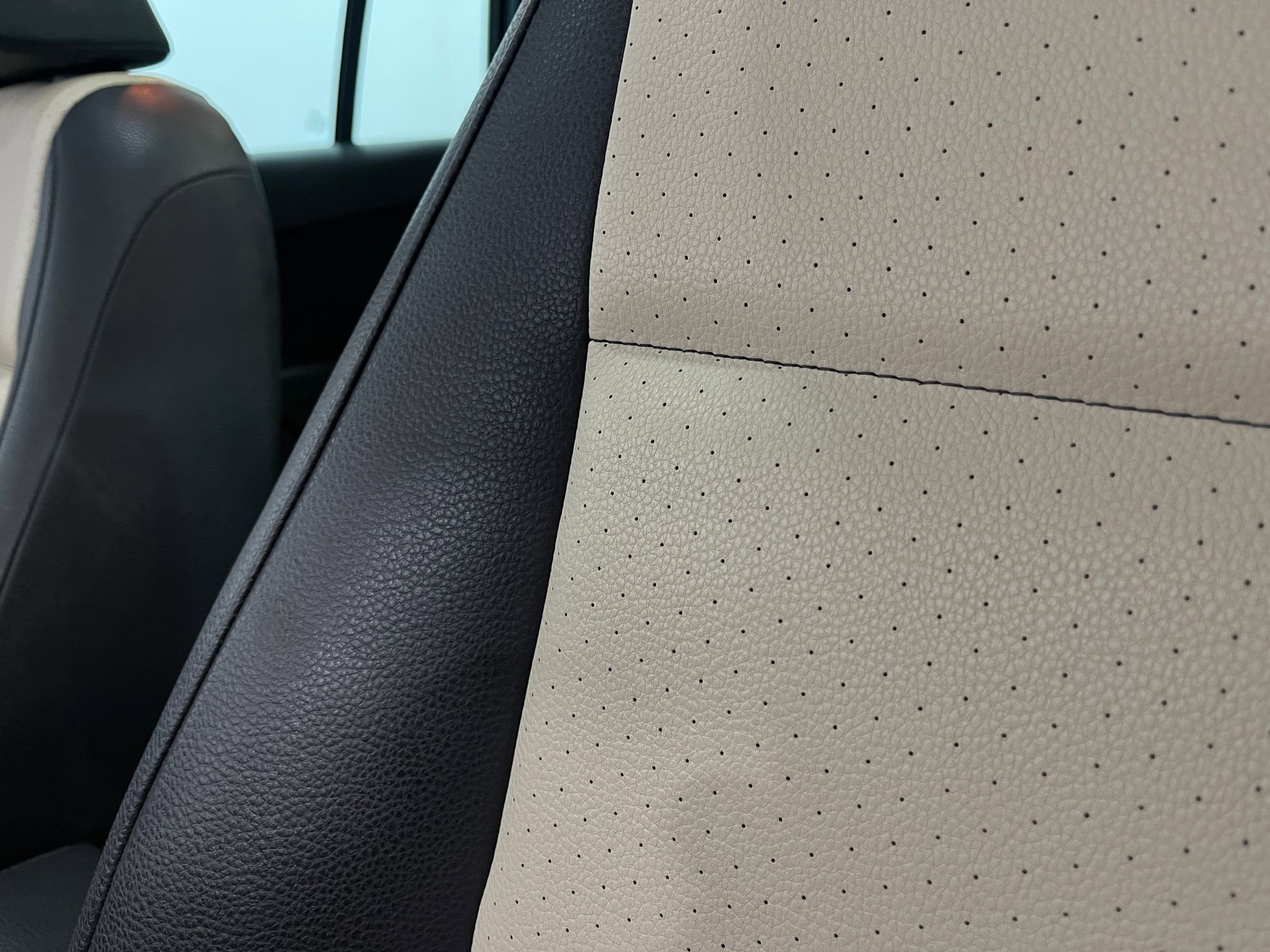 Used 2016 Volkswagen Tiguan SE image 18