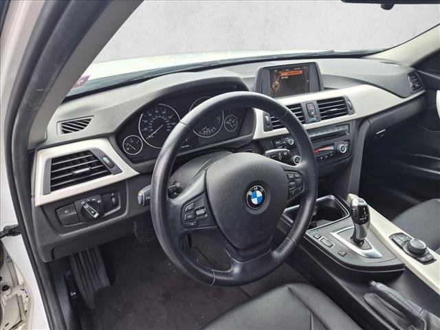Used 2015 BMW 320i Sedan RWD image 8