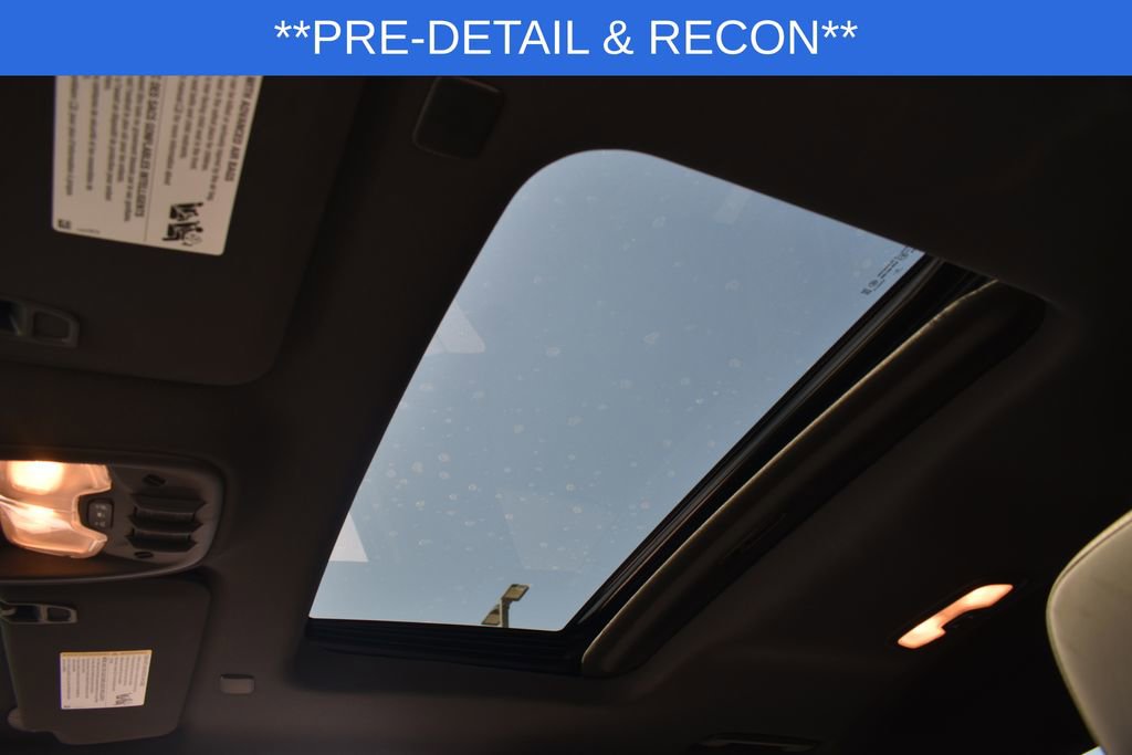 Used 2024 Chevrolet Colorado ZR2 w/ Technology Package AWD/4WD image 9